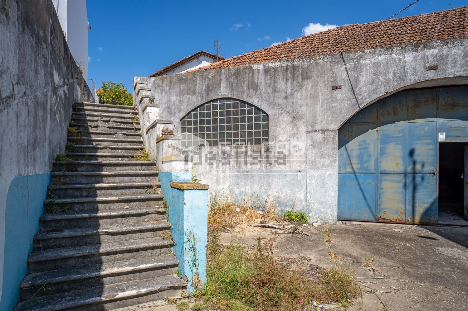 小楼房或独栋别墅出售在Cidade de Santarém - 楼梯