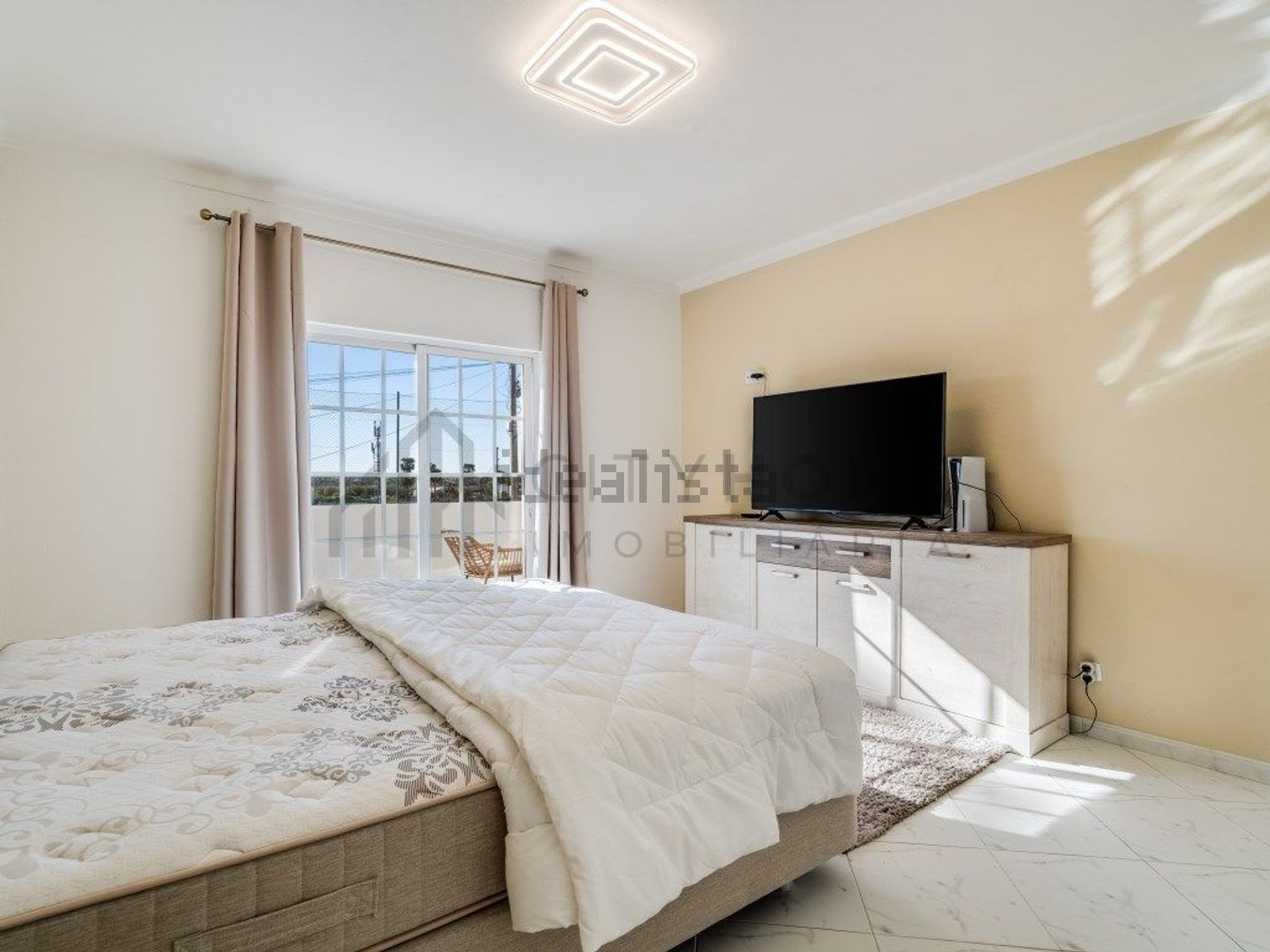 小楼房或独栋别墅出售在Rua Covas Areia - 卧室