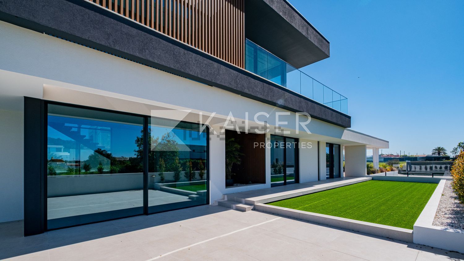 小楼房或独栋别墅出售在Salgados - 外立面