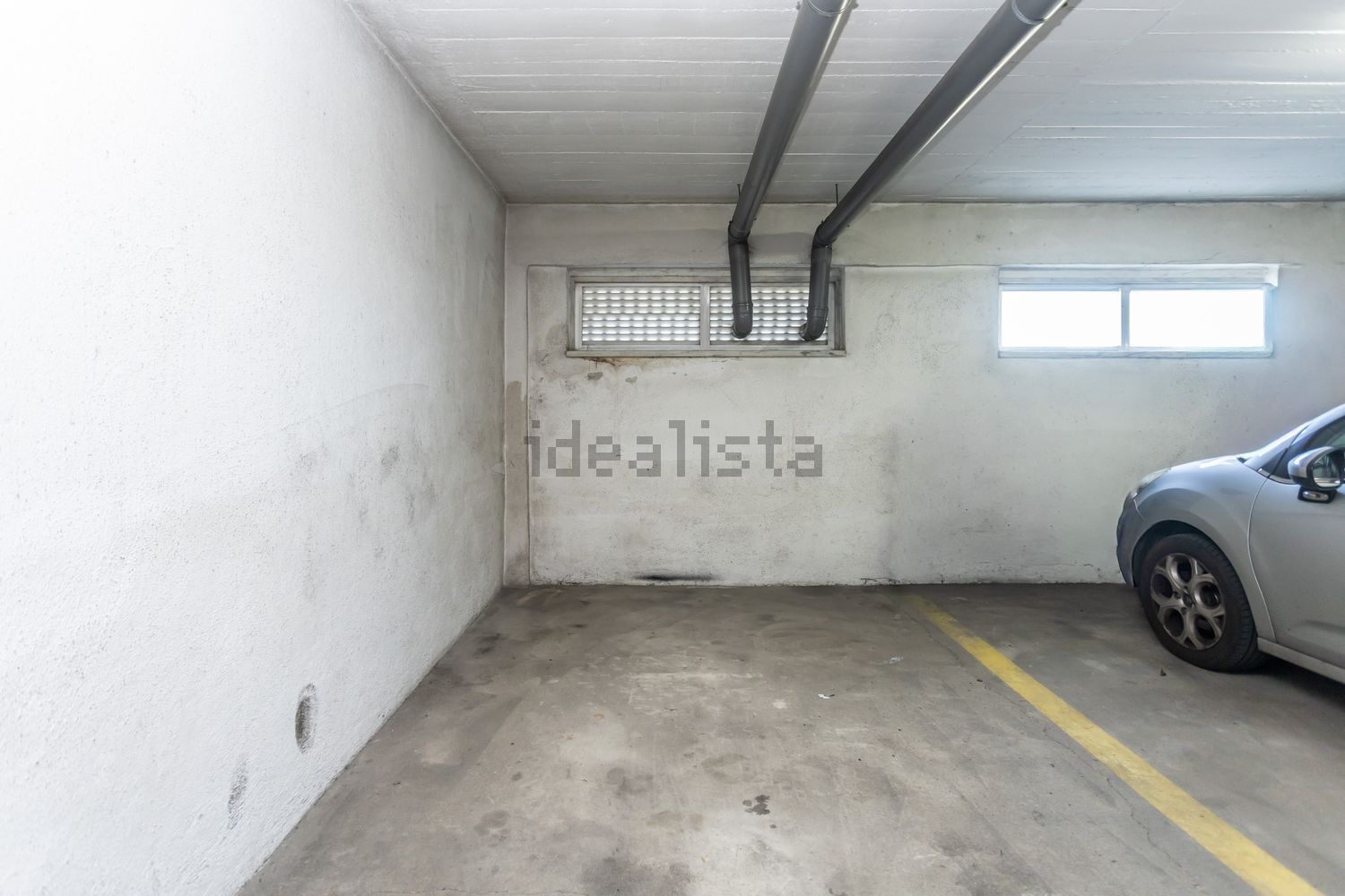 出租公寓 t2在Rua Cidade de Portalegre, 12 - 停车位
