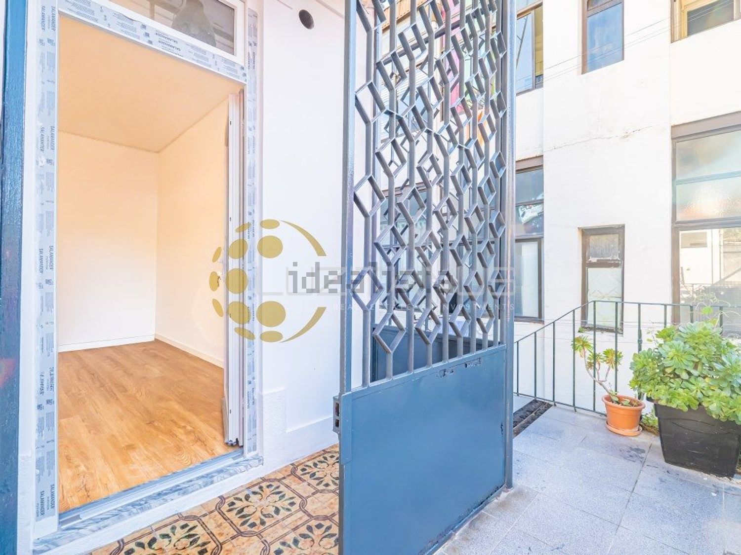 公寓 t2出售在Rua Gualdim Pais, 112 - 详情