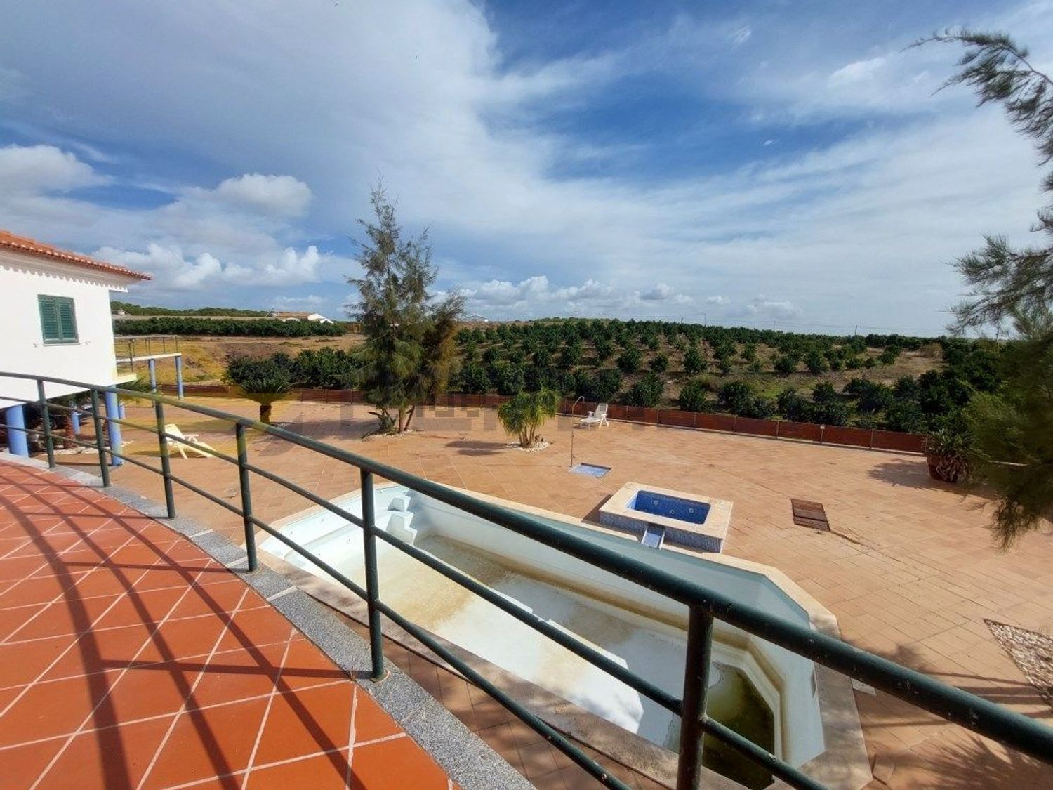 小楼房或独栋别墅出售在Quinta do Sobral - São Bartolomeu - 游泳池