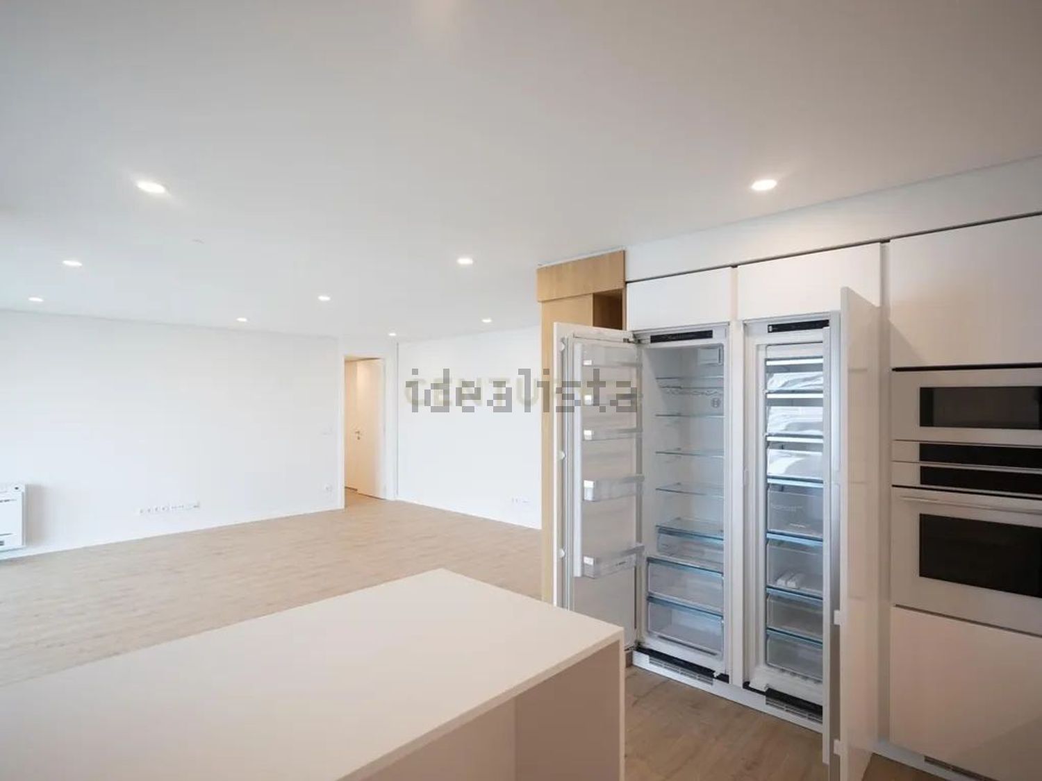 公寓 t3出售在Rua Sarmento de Beires, 47 - 厨房