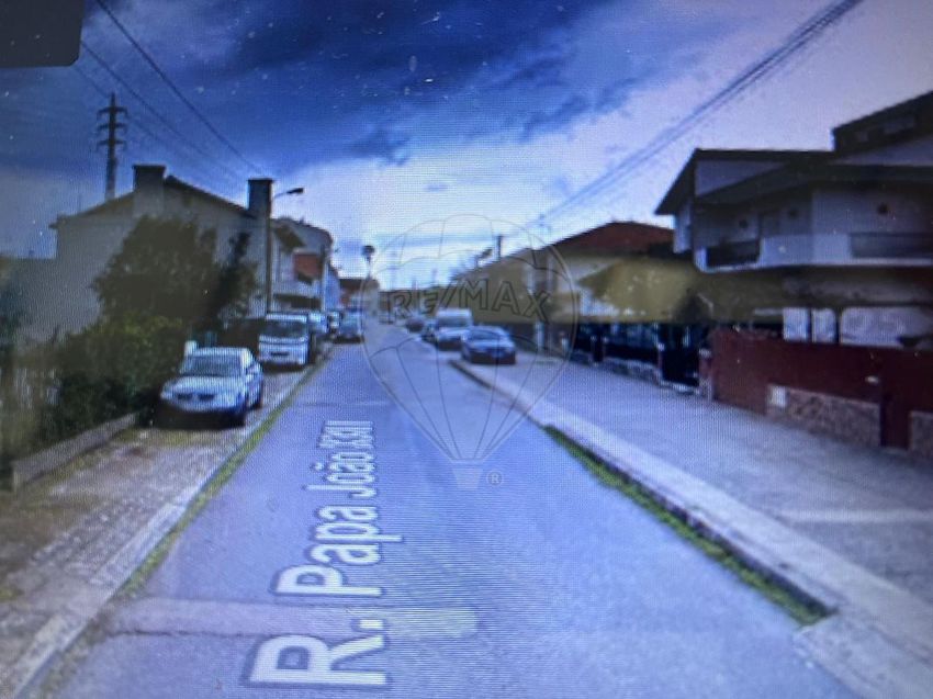 小楼房或独栋别墅出售在Rua Papa João XXIII, 58