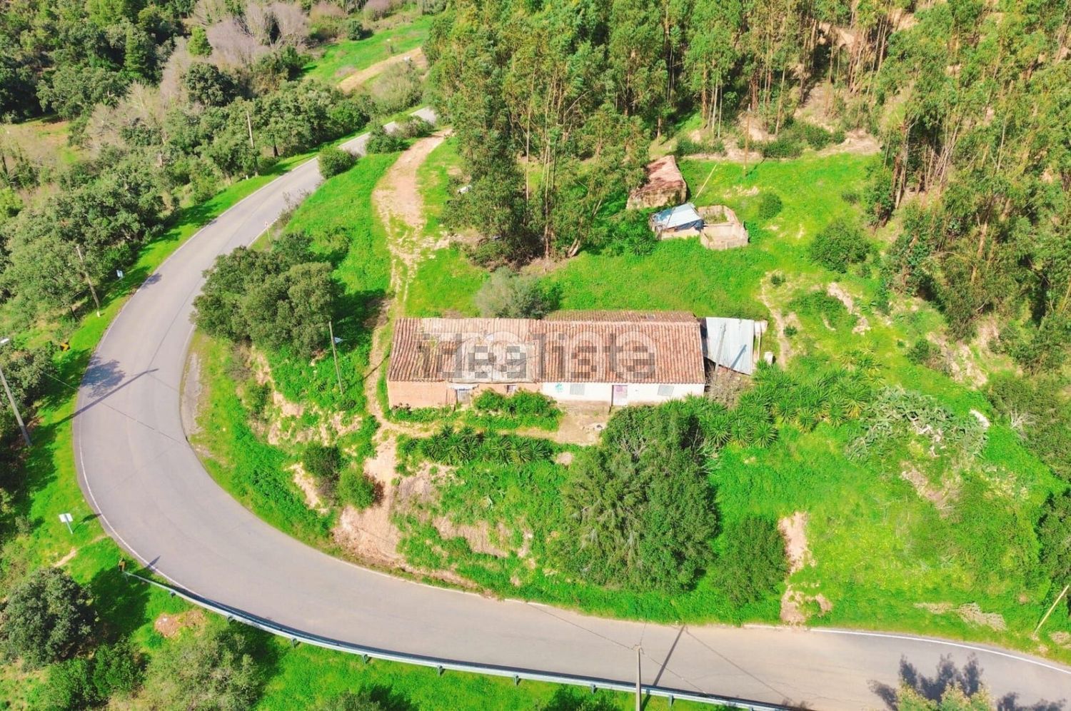小楼房或独栋别墅出售在Estrada Sem Nome - 外立面