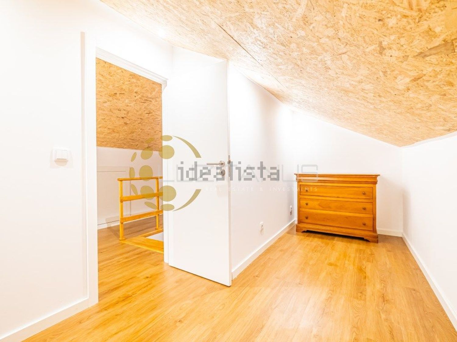 公寓 t2出售在Rua Gualdim Pais, 112 - 照片