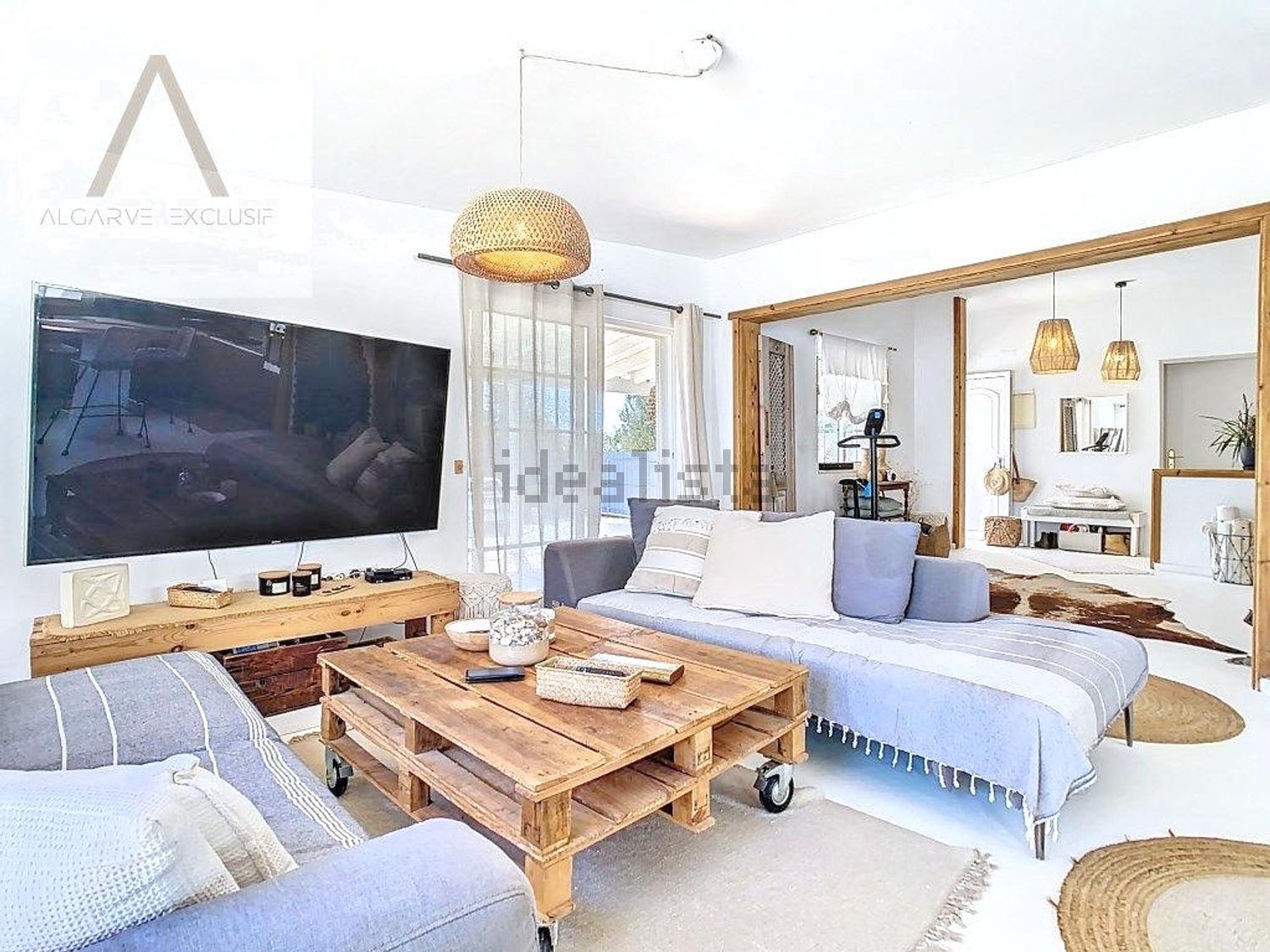 小楼房或独栋别墅出售arrochela - 客厅