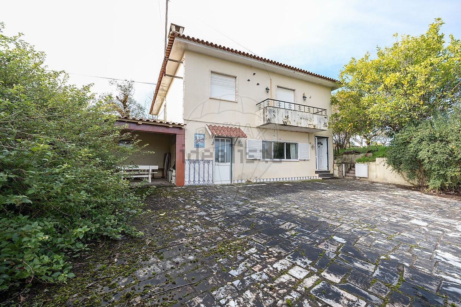 小楼房或独栋别墅出售Em530-1 - 外立面