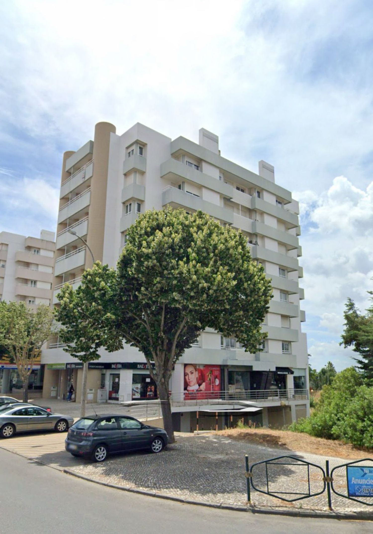 公寓 t2出售在Avenida Doutor Sá Carneiro, 8 - 外立面
