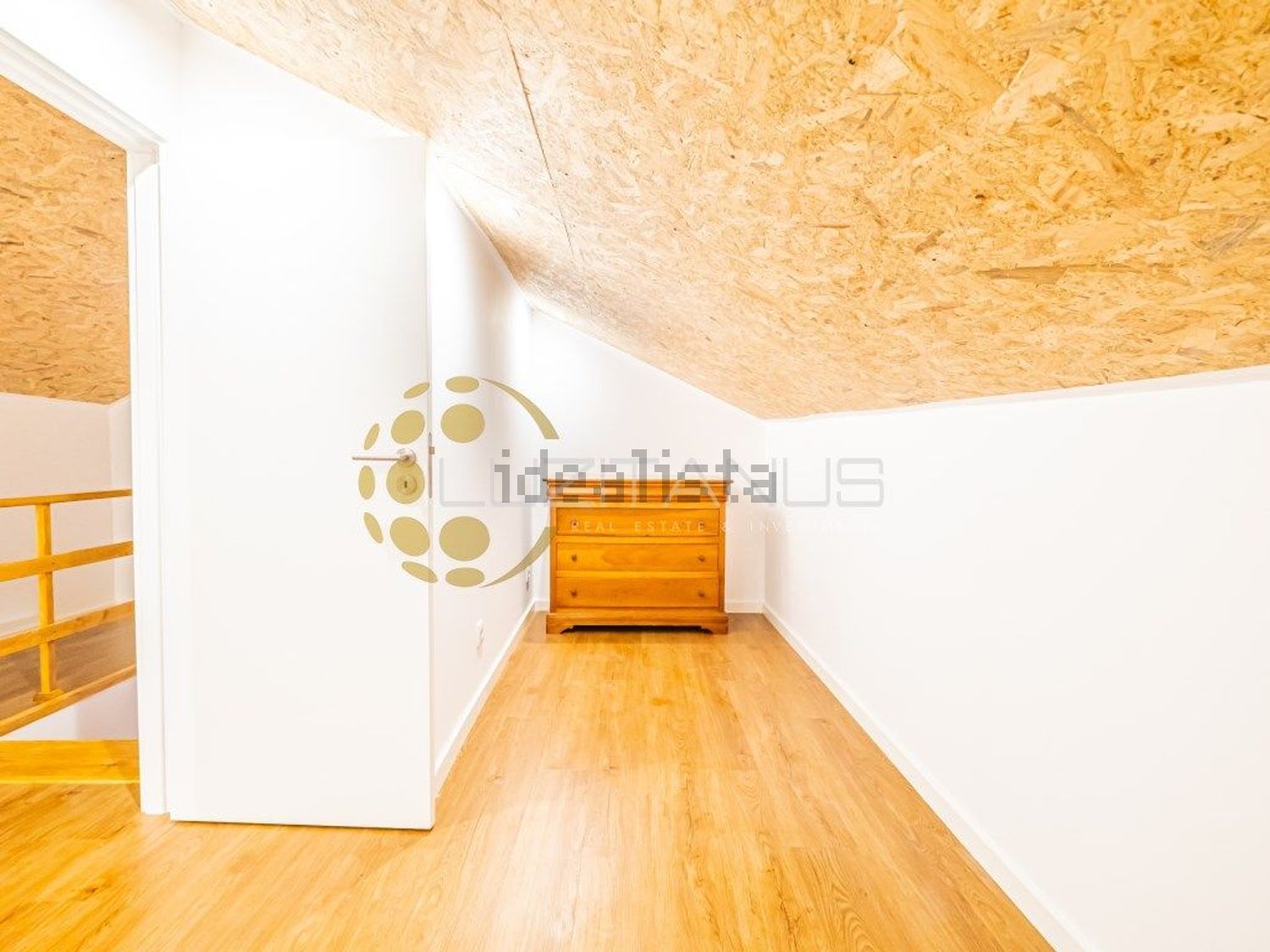 公寓 t2出售在Rua Gualdim Pais, 112 - 照片