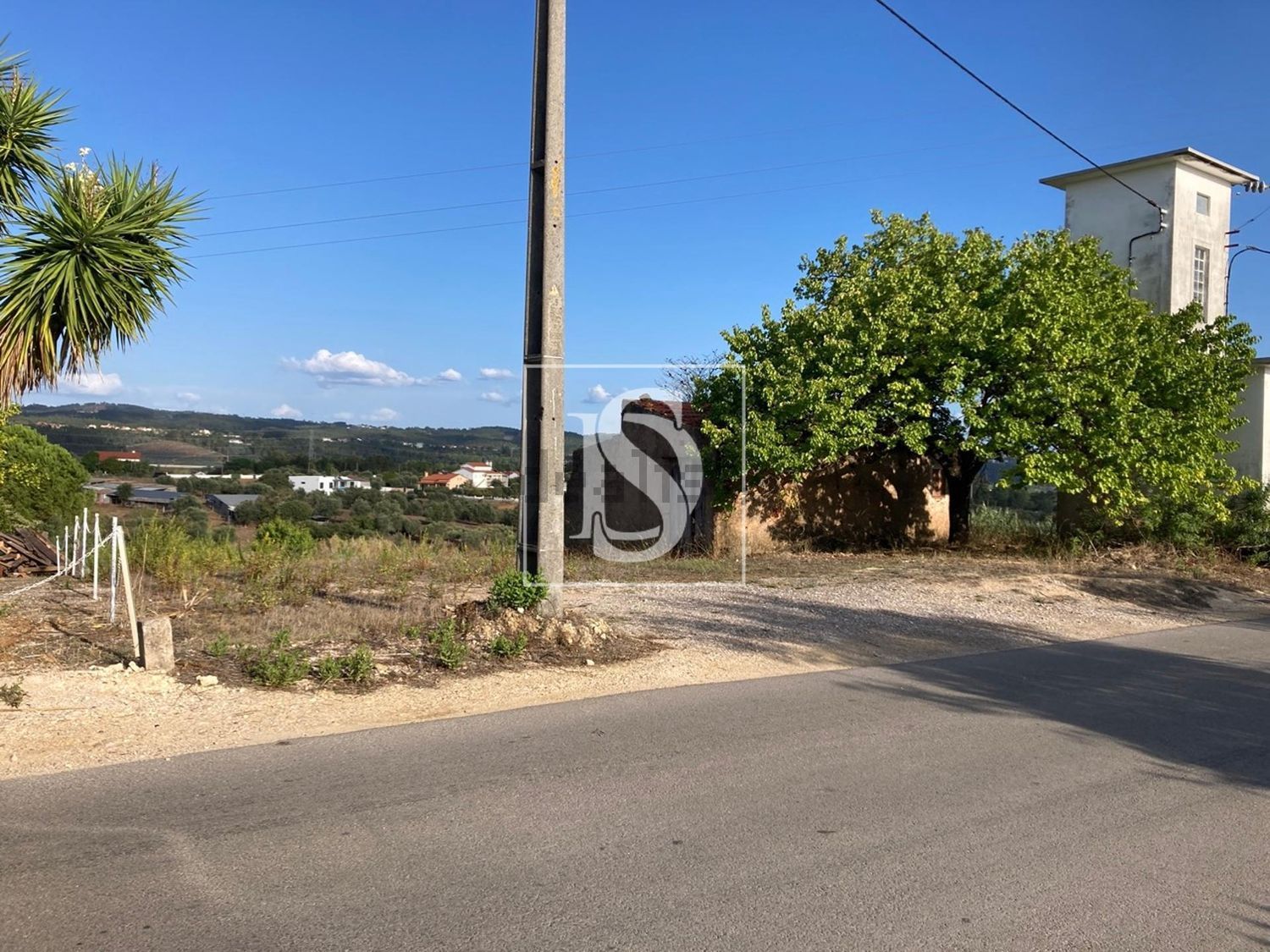 小楼房或独栋别墅出售在Tomar e Santa Maria dos Olivais - 照片