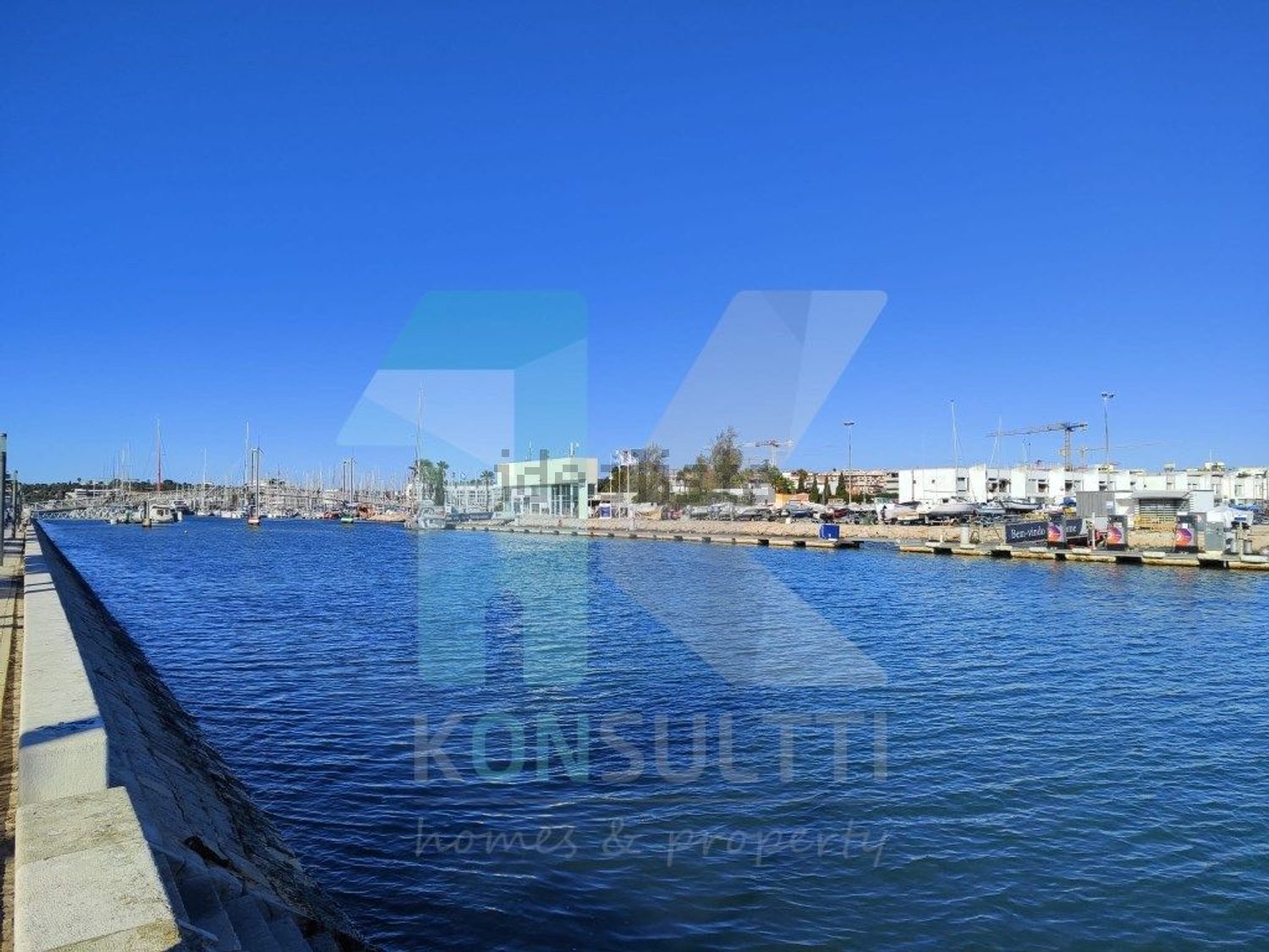 小楼房或独栋别墅出售在Praia da Luz - 视线