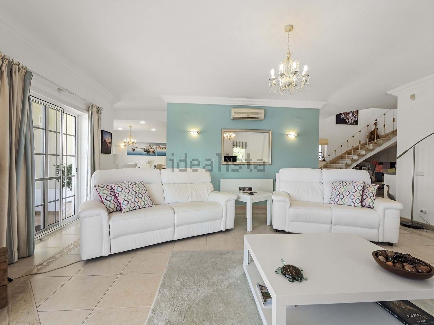 小楼房或独栋别墅出售在Ferragudo - 客厅