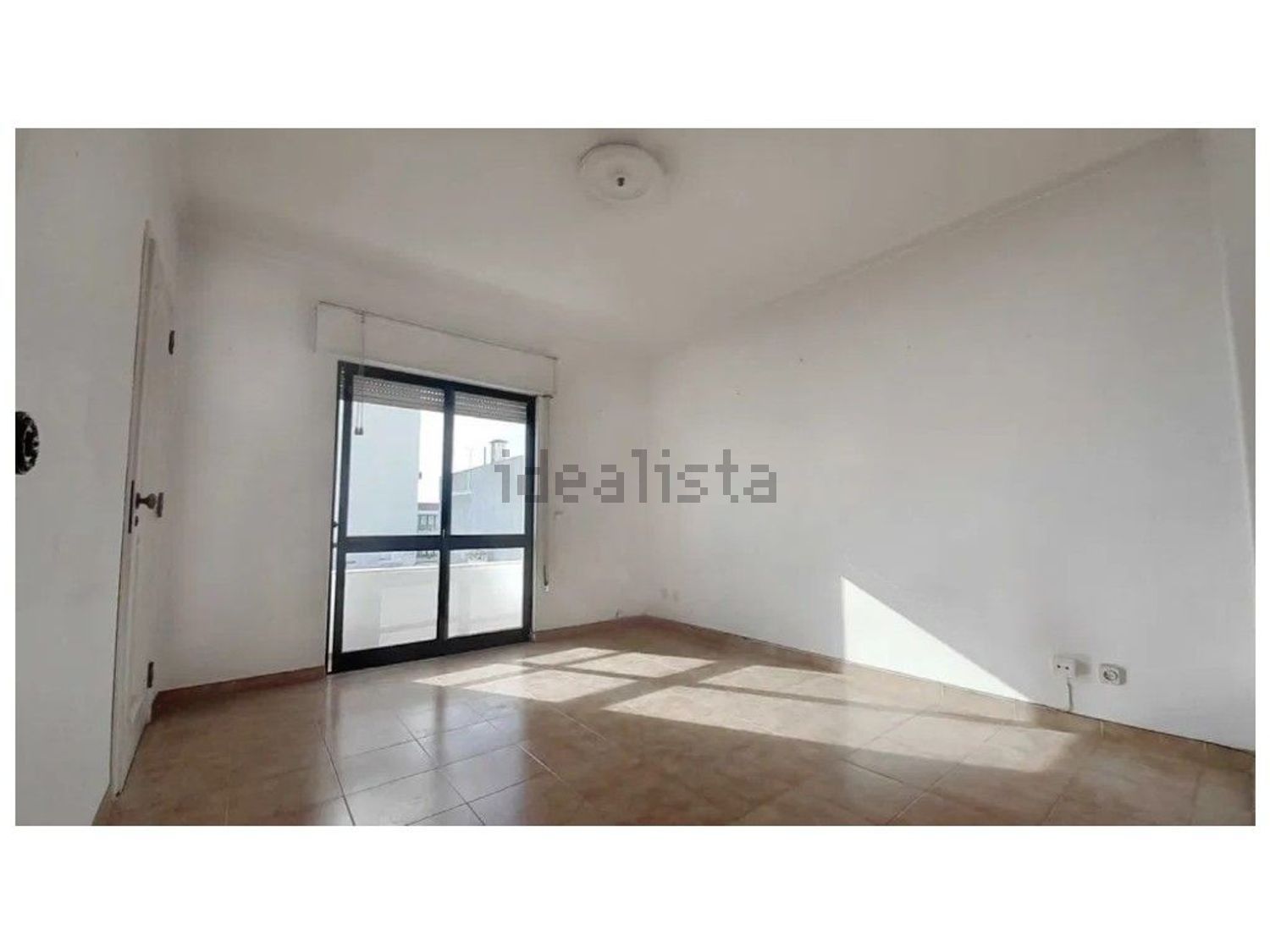 公寓 t3出售在Avenida José da Costa Mealha, 121 - 居住