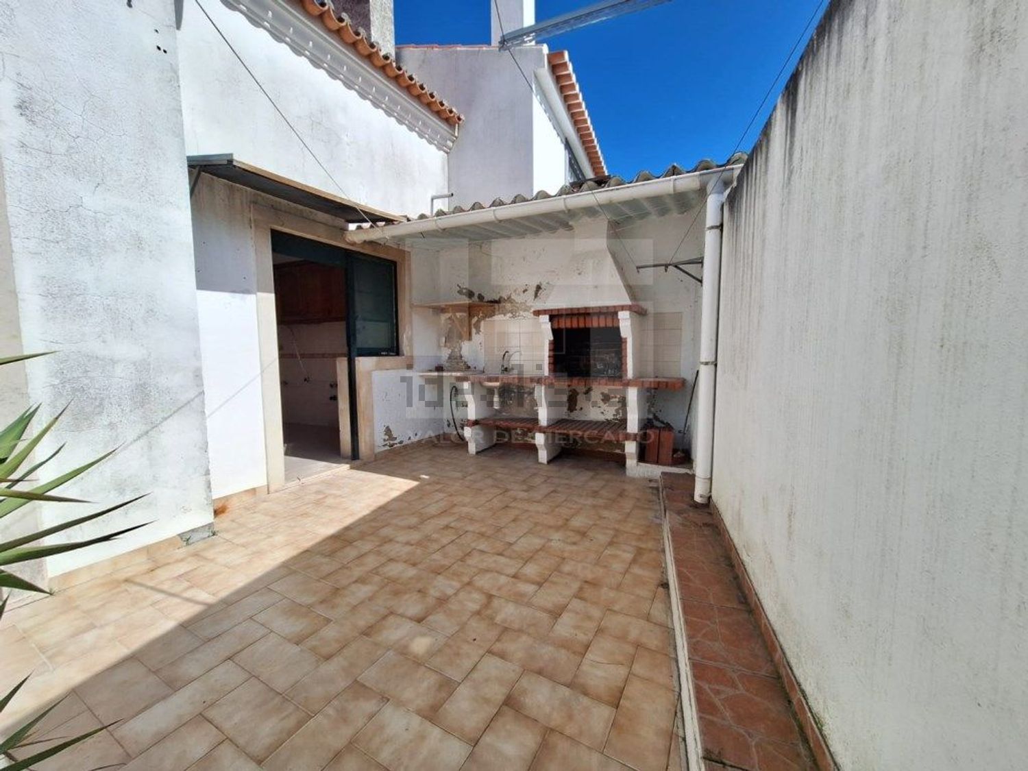 小楼房或独栋别墅出售在Rua Cândido dos Reis, 33 - 阳台