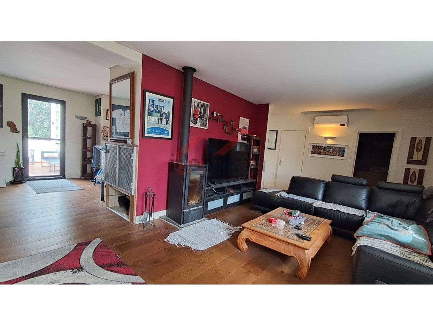 小楼房或独栋别墅出售在Salir - 客厅