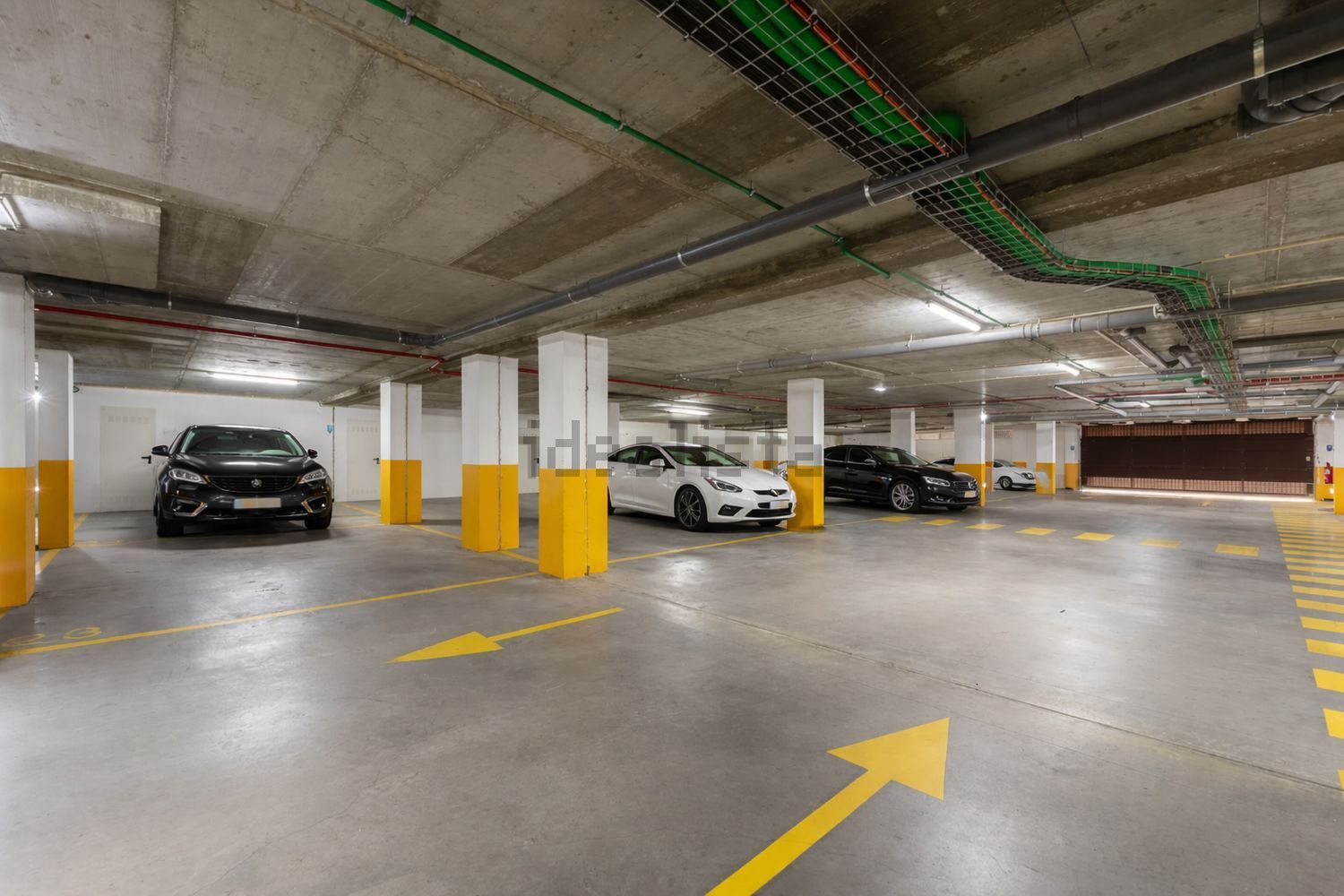 出租公寓 t2在Rua de São José, 41 - 停车位