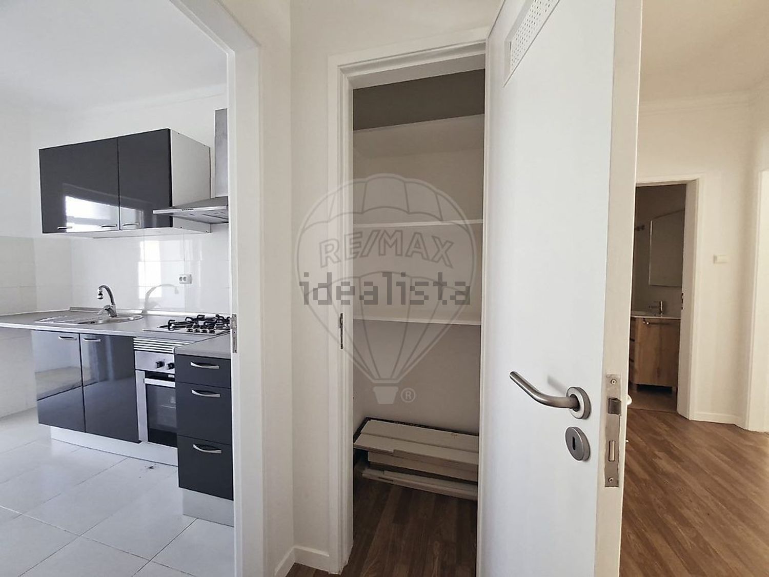 出租公寓 t2在Avenida dos Hospitais Civis de Lisboa - 厨房