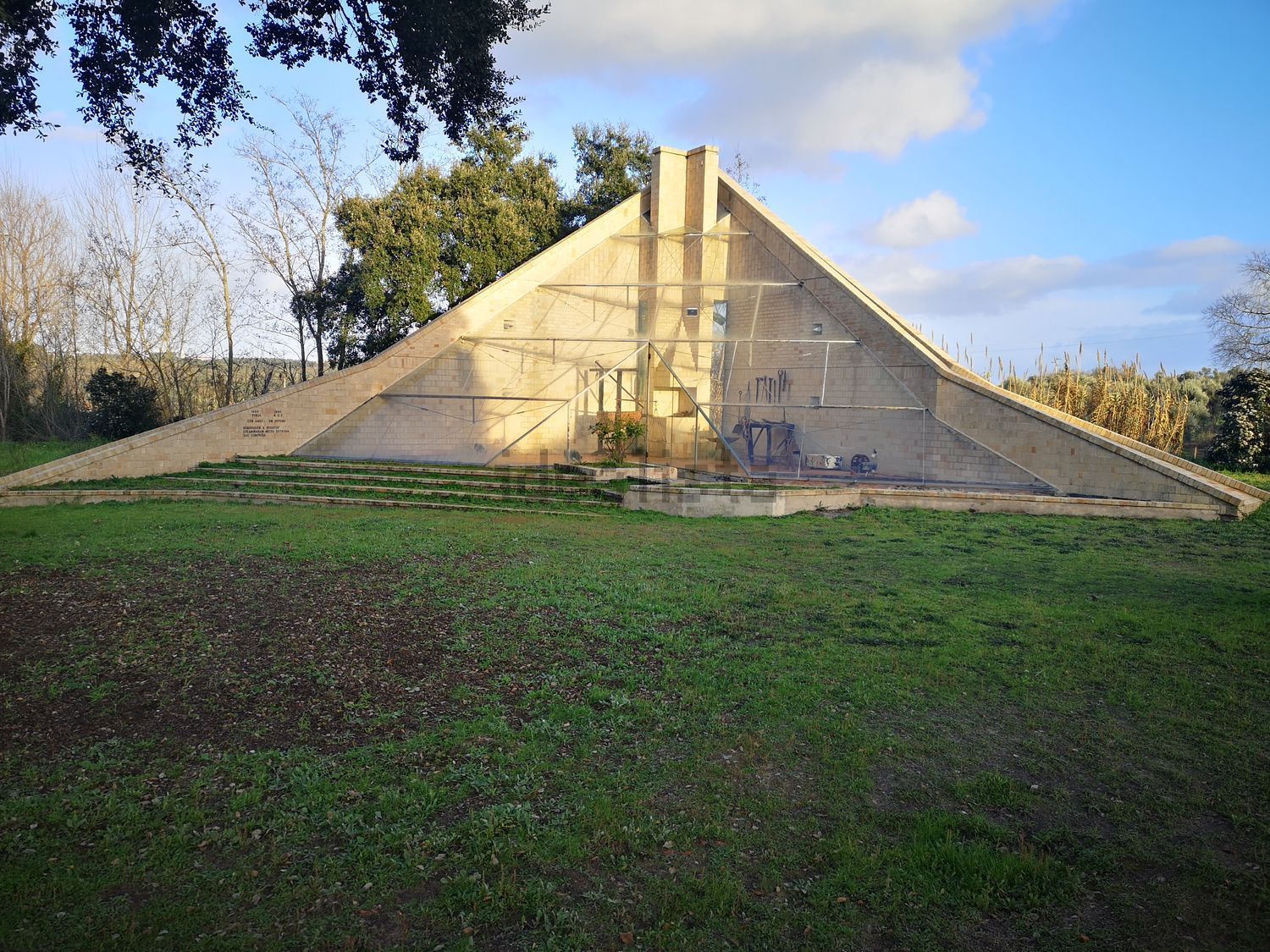 小楼房或独栋别墅出售在Rua do Centro Agrícola - 周边