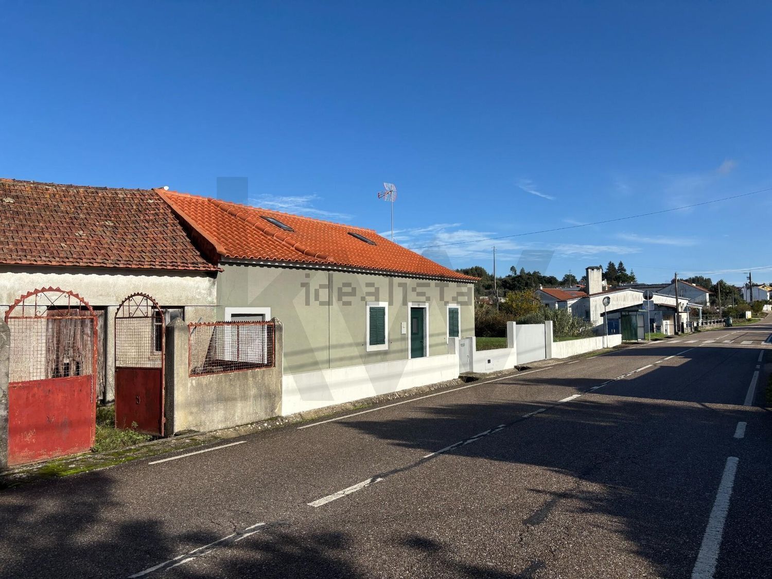 小楼房或别墅出售在Largo da Igreja, 56 - 外立面