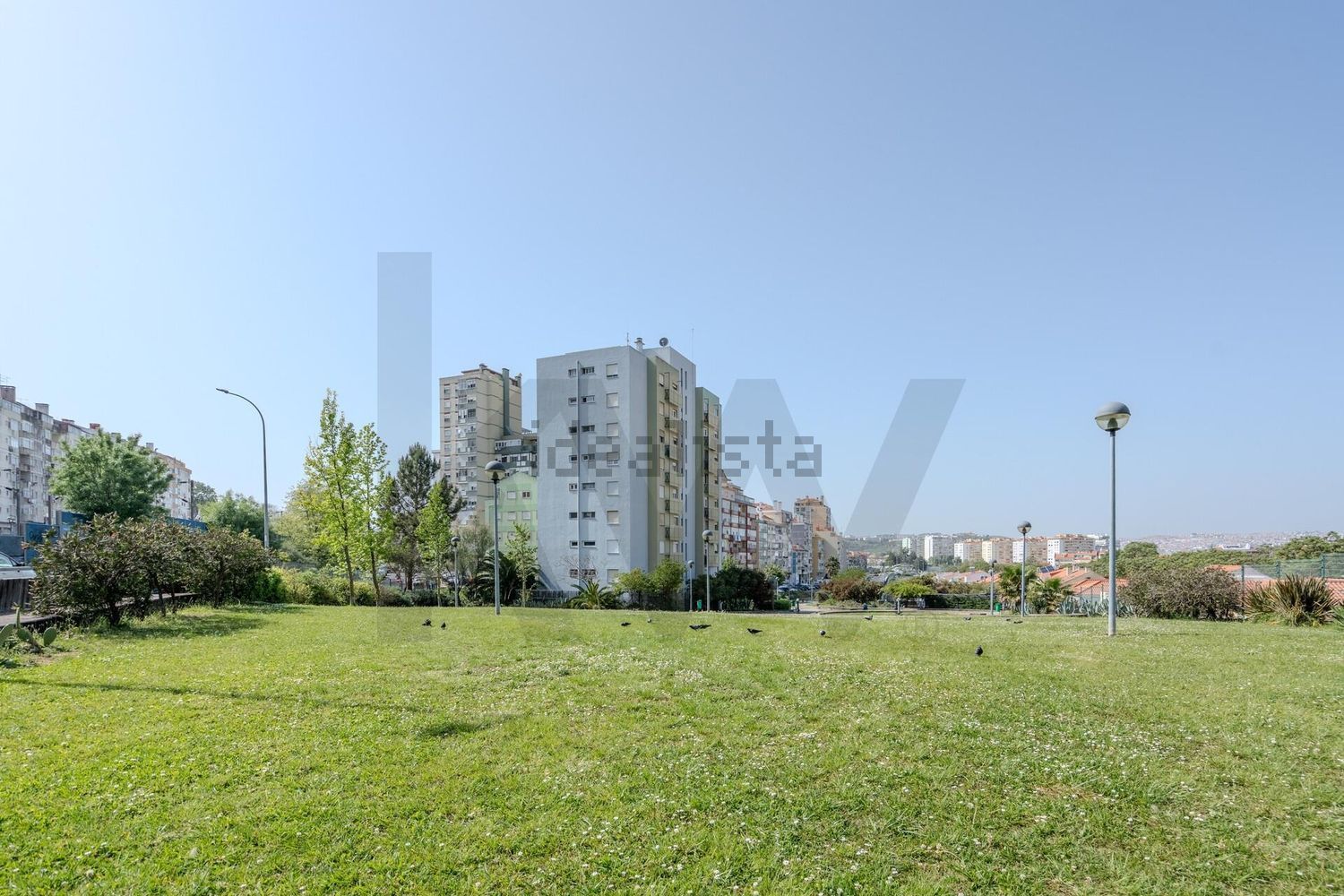 公寓 t2出售在Avenida Alves Redol, 2 - 花园