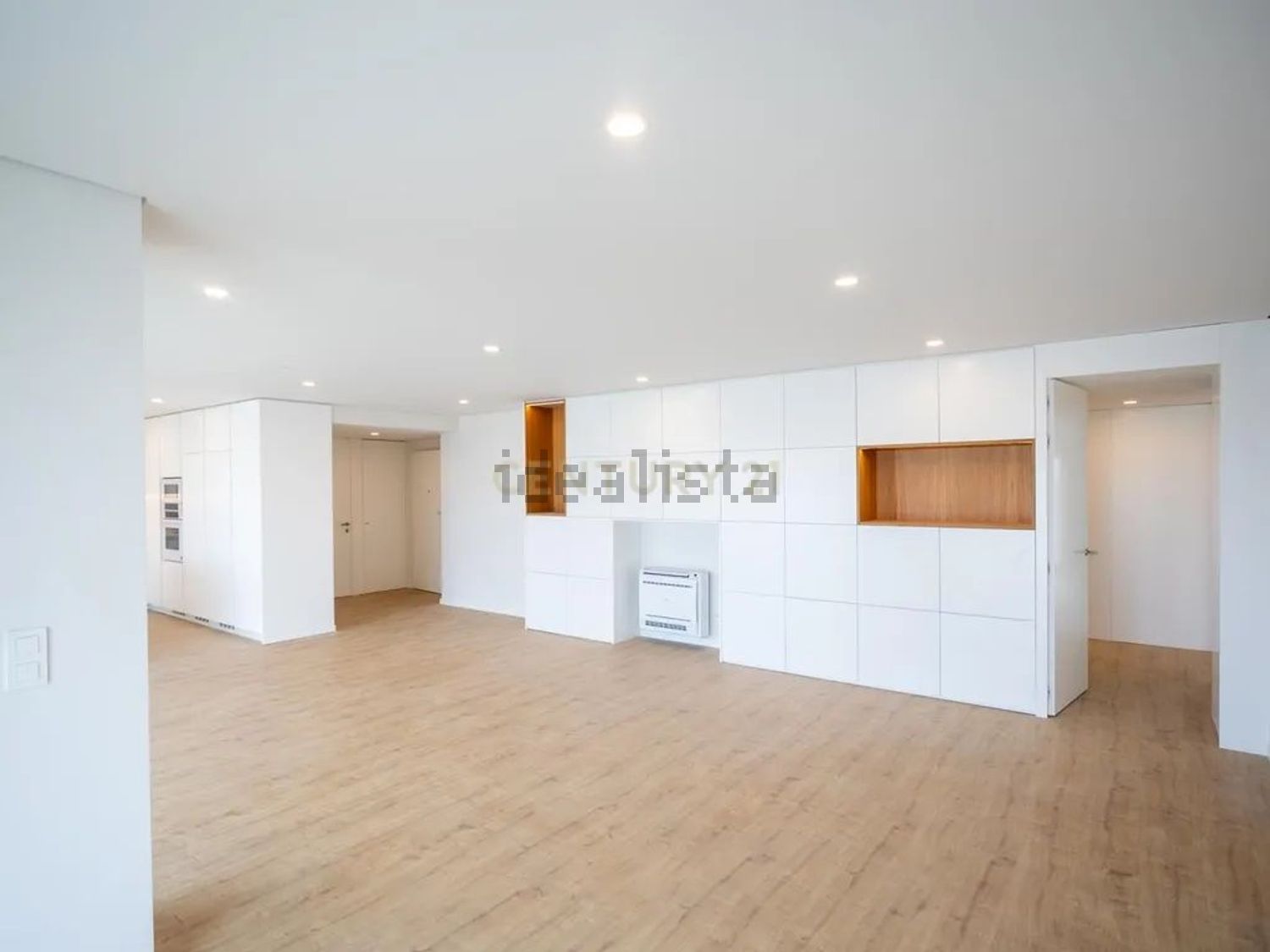 公寓 t4出售在Rua Sarmento de Beires, 47 - 居住