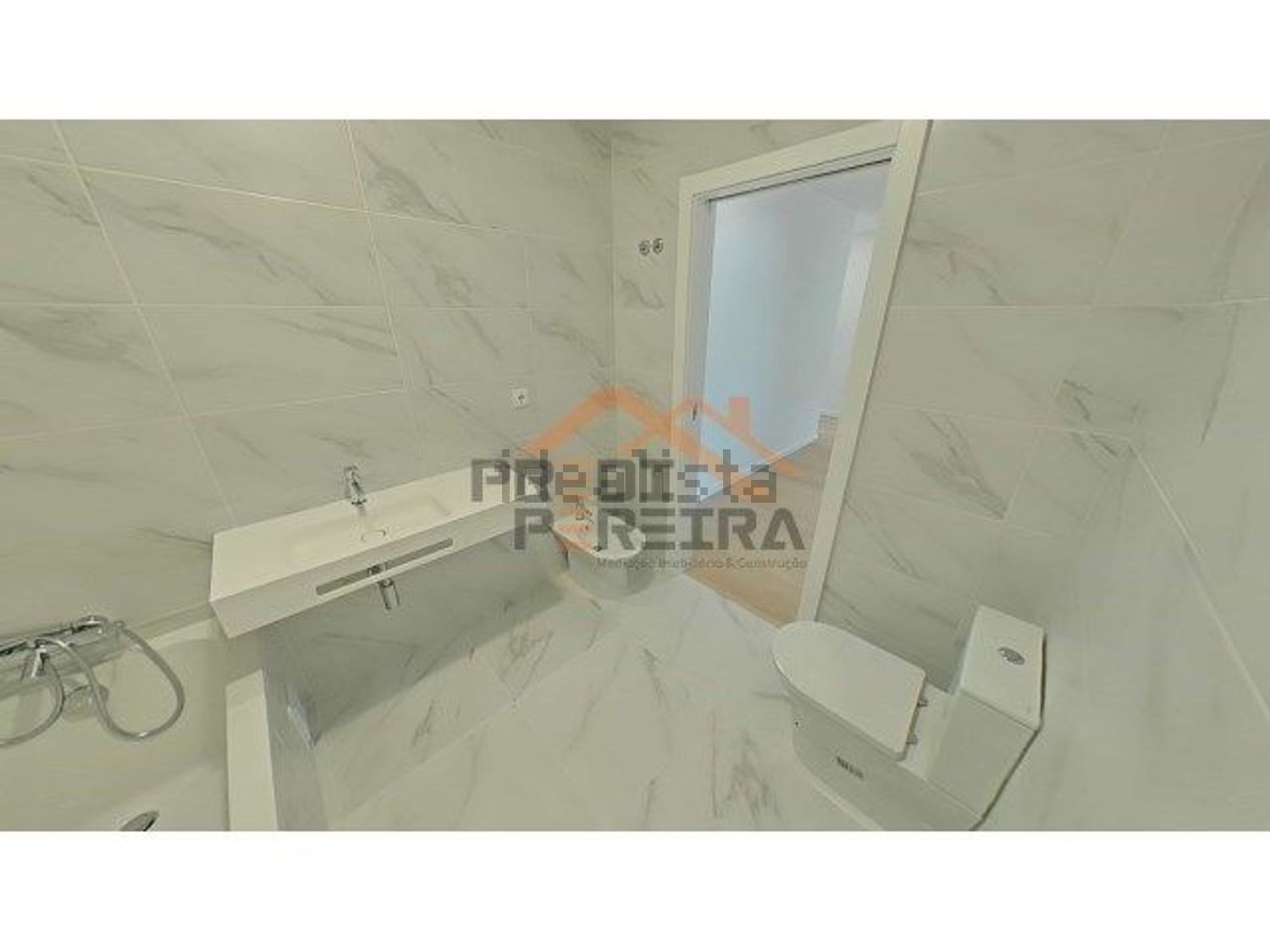 公寓 t2出售在Apelação - 卫生间