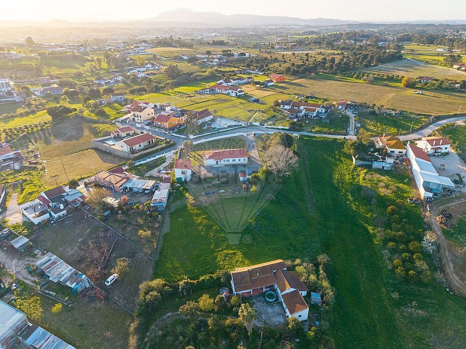 小楼房或独栋别墅出售在Estrada Sem Nome - 视线