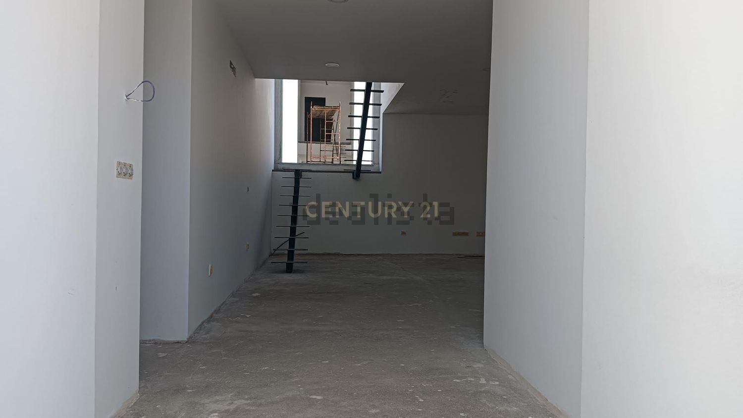 小楼房或独栋别墅出售R. da Moita de Sebastião, 27 - 过道