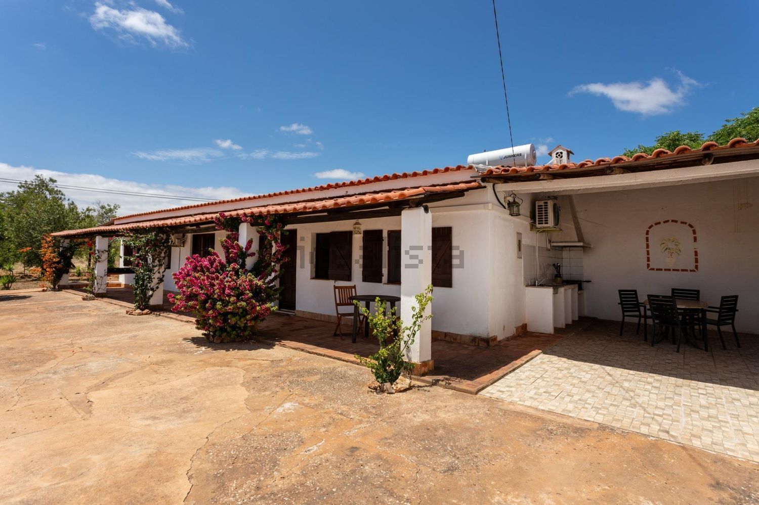 小楼房或独栋别墅出售在Estrada Ribeira de Alte s/n - 外立面