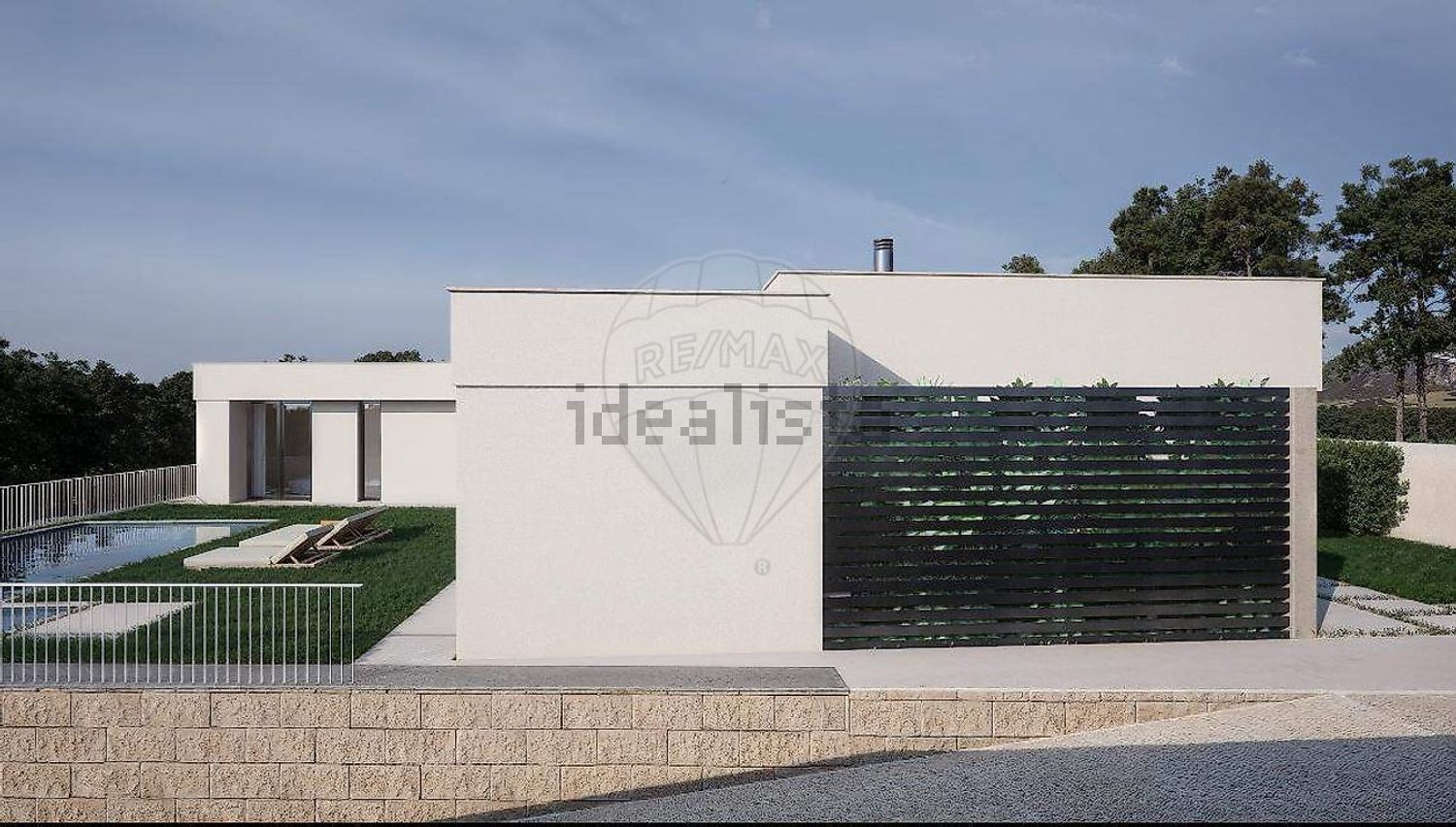 小楼房或独栋别墅出售在Estrada da Alcaria - 外立面