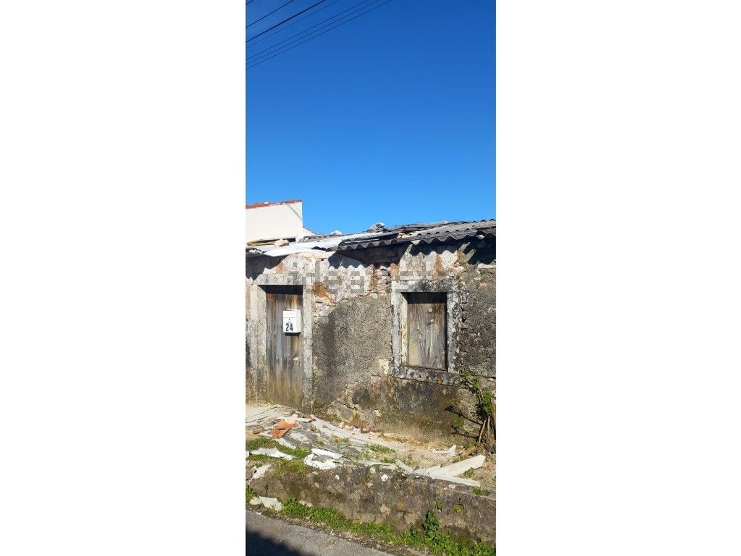 小楼房或独栋别墅出售在Rua José António Sebastião - 外立面