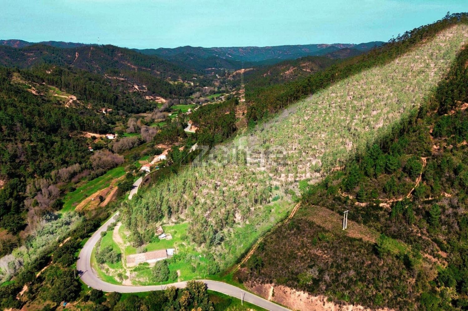 小楼房或独栋别墅出售在Estrada Sem Nome - 详情