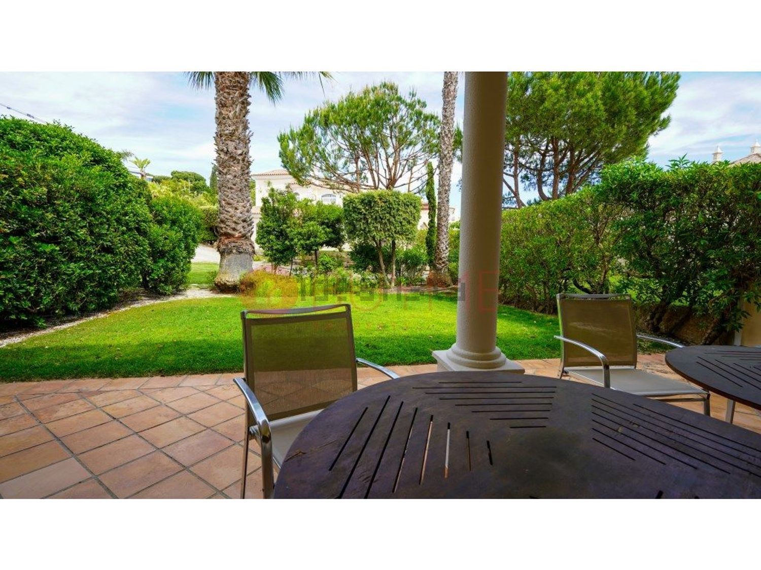 出租小楼房或独栋别墅在Quinta do Lago - Pinheiros Altos - 阳台