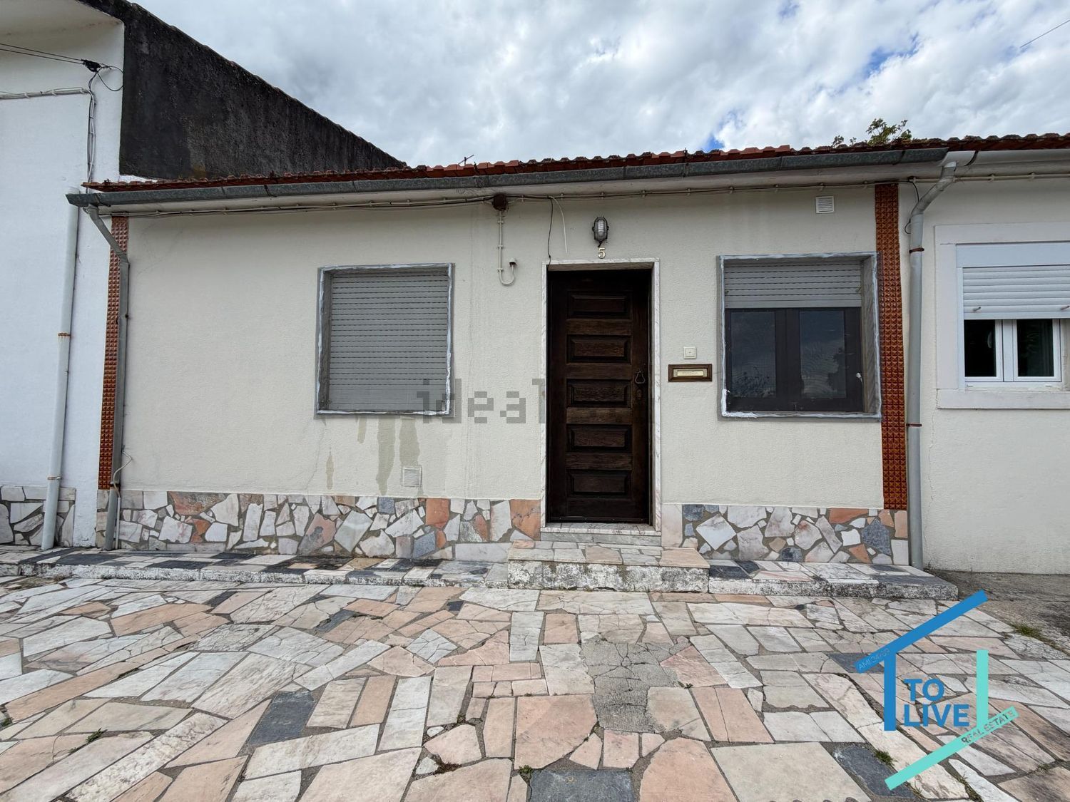 双拼别墅出售在Tomar e Santa Maria dos Olivais - 外立面