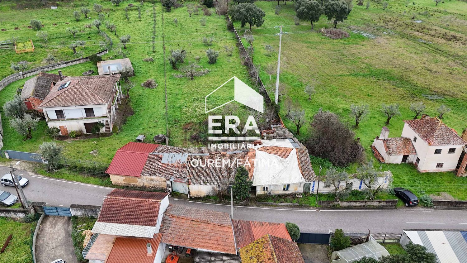 小楼房或独栋别墅出售在Freixianda - Ribeira do Fárrio - Formigais - 外立面