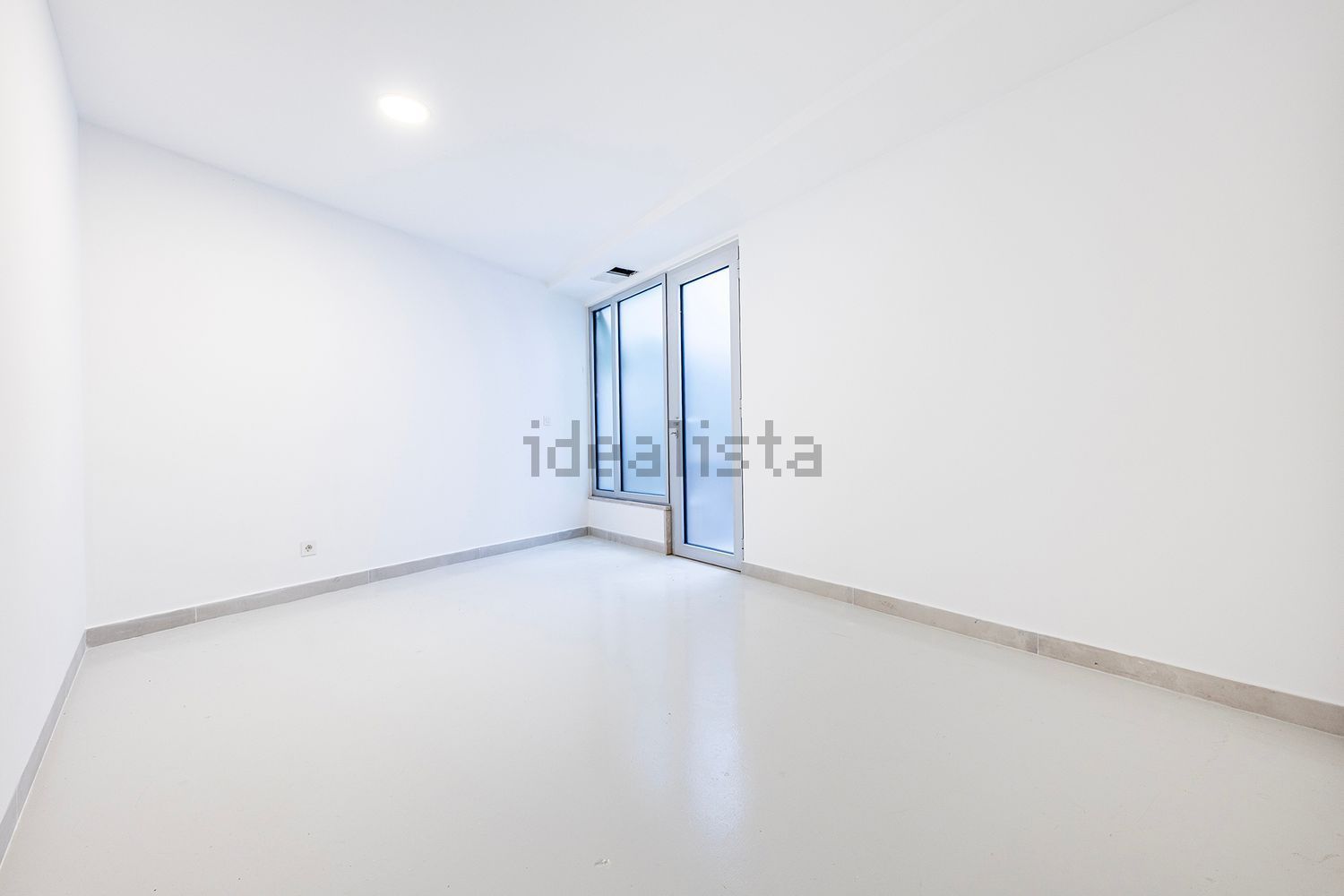 顶层公寓出售在Rua Doutor António Cândido, 16 - 居住