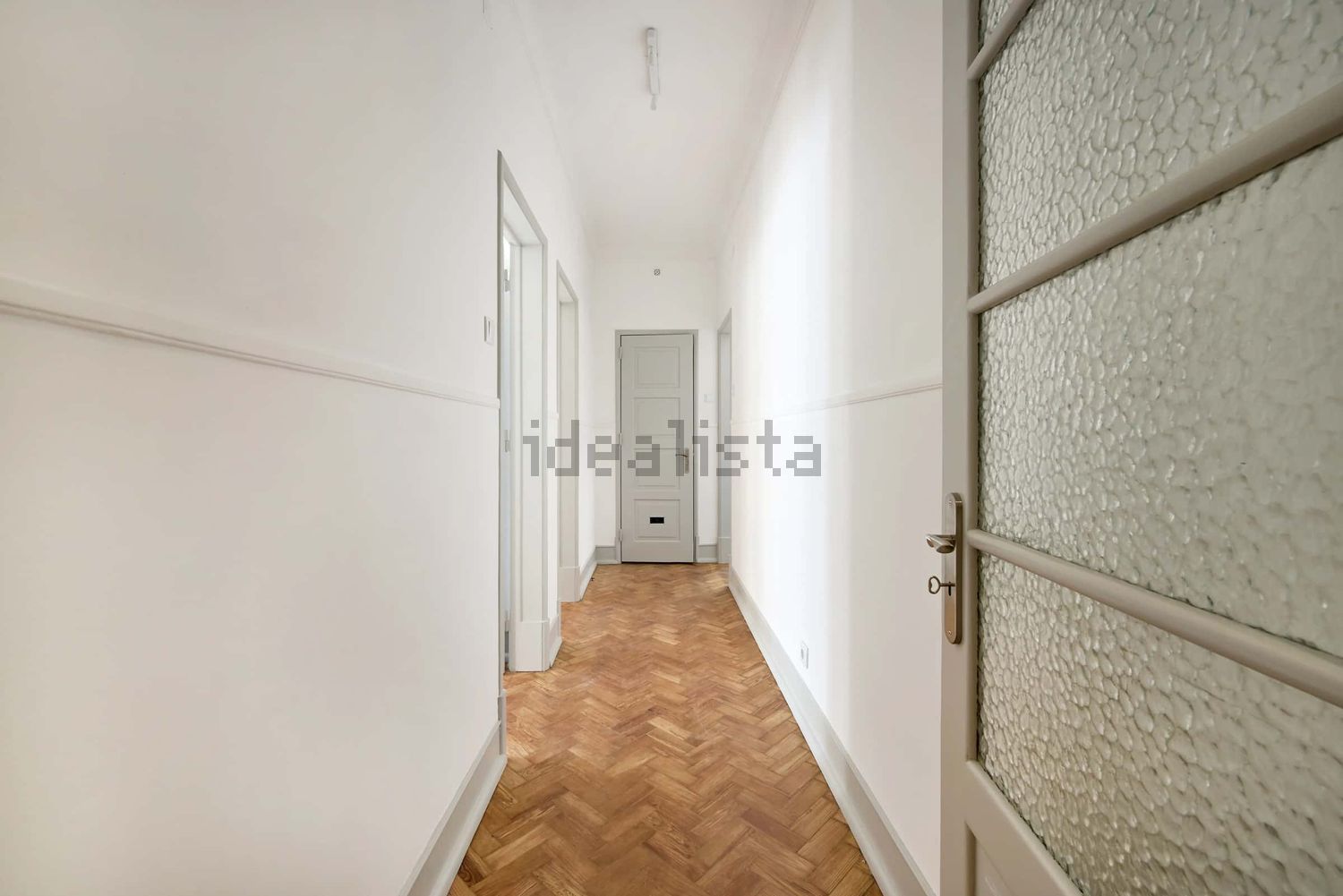 出租房间在Avenida Almirante Reis, 192 - 过道