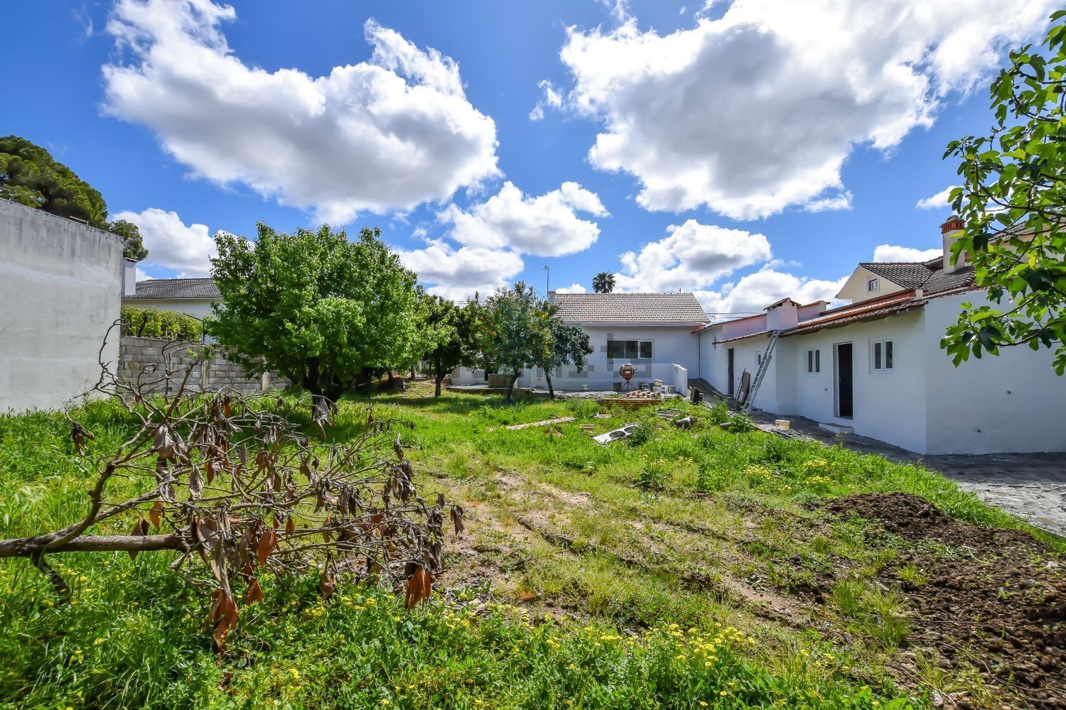 小楼房或独栋别墅出售在Rua do Bonflorido, 8 - 外立面