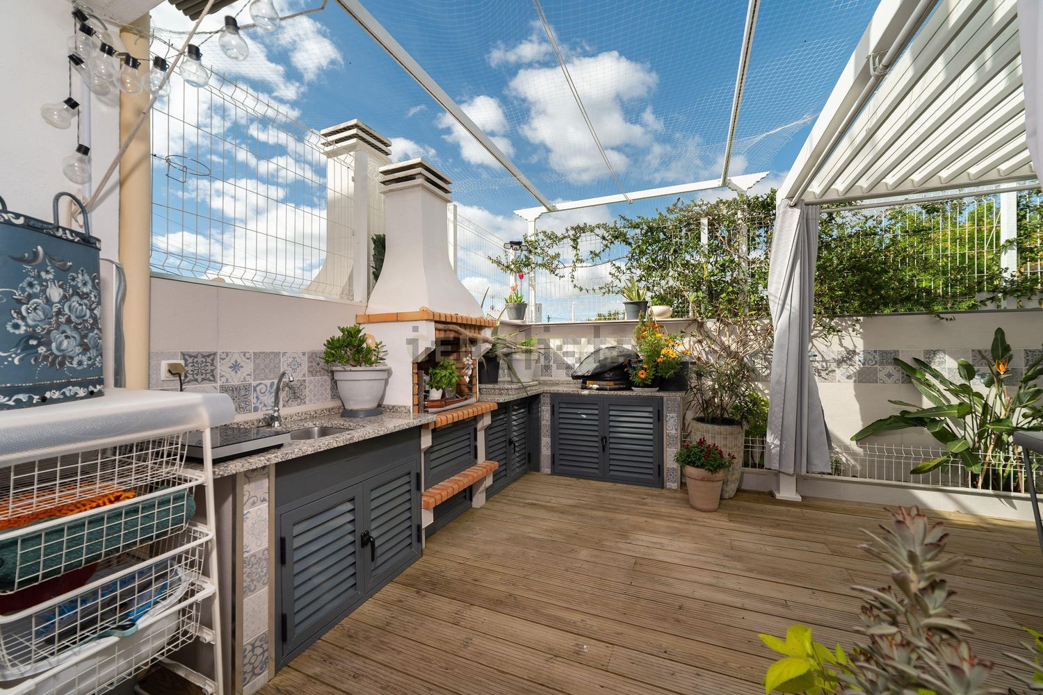 小楼房或独栋别墅出售在Estrada da Palmeira, 902 g - 阳台