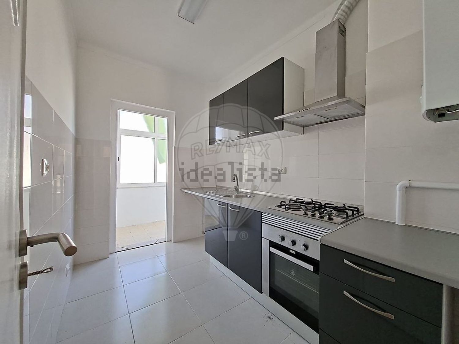 出租公寓 t2在Avenida dos Hospitais Civis de Lisboa - 厨房