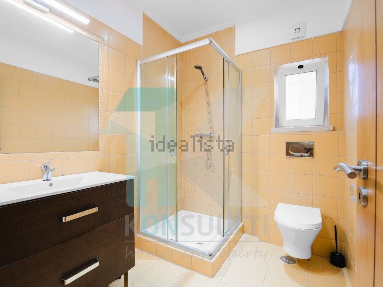 小楼房或独栋别墅出售在Praia da Luz - 卫生间