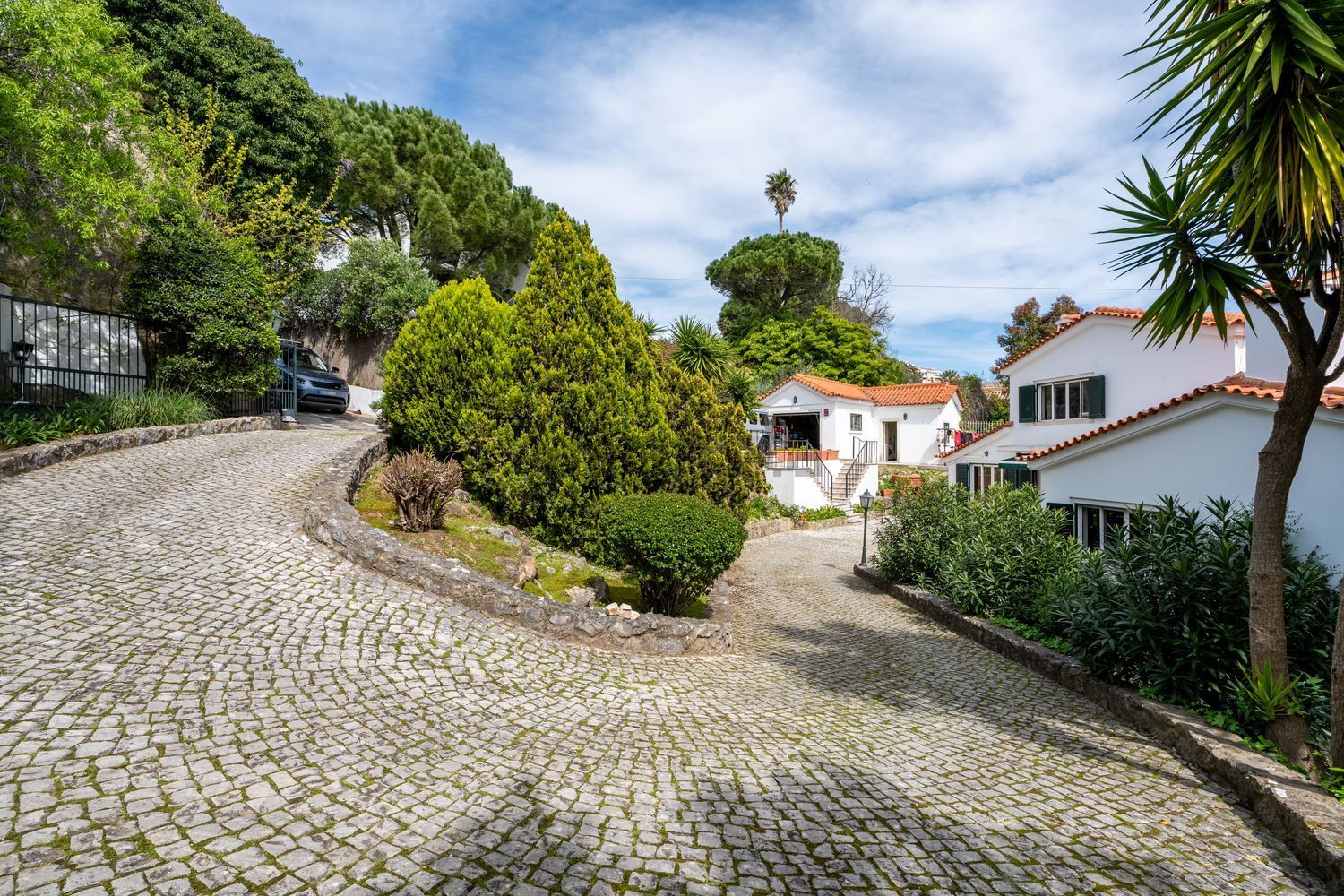 小楼房或独栋别墅出售在Rua de Cascais - 外立面