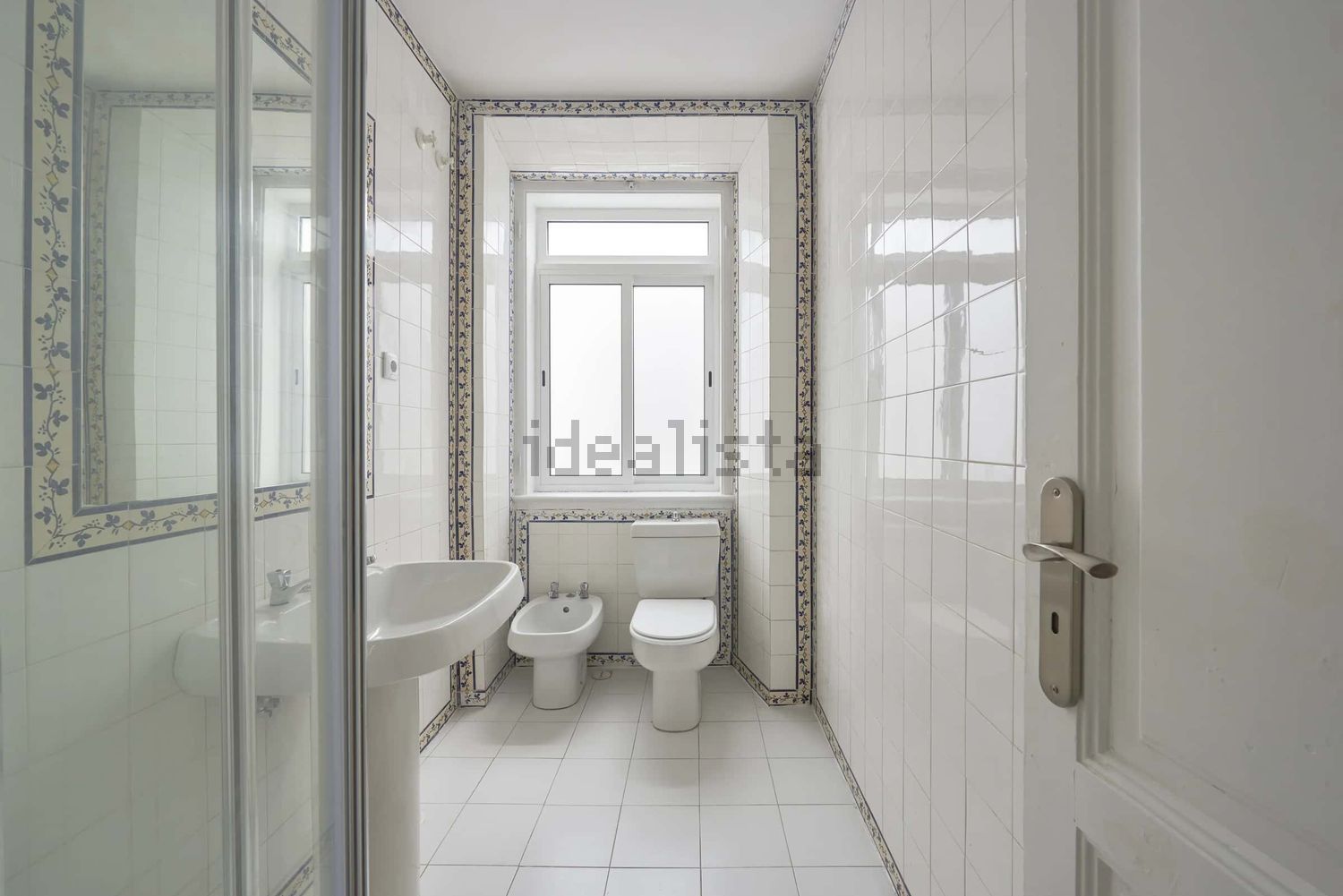 出租房间在Rua de São Bernardo, 15 - 卫生间