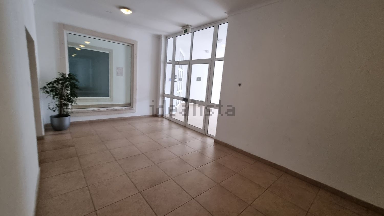 公寓 t2出售在Avenida dos Condes de Azambuja, 45 - 居住