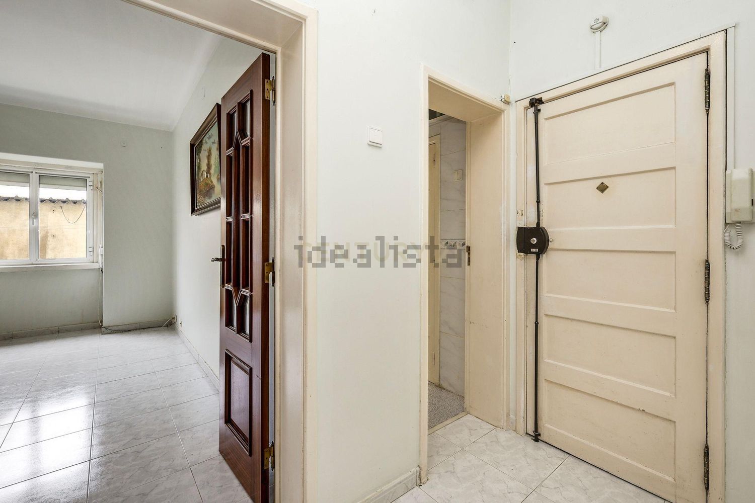 公寓 t4出售在Rua Eugénio de Castro, 12 - 过道