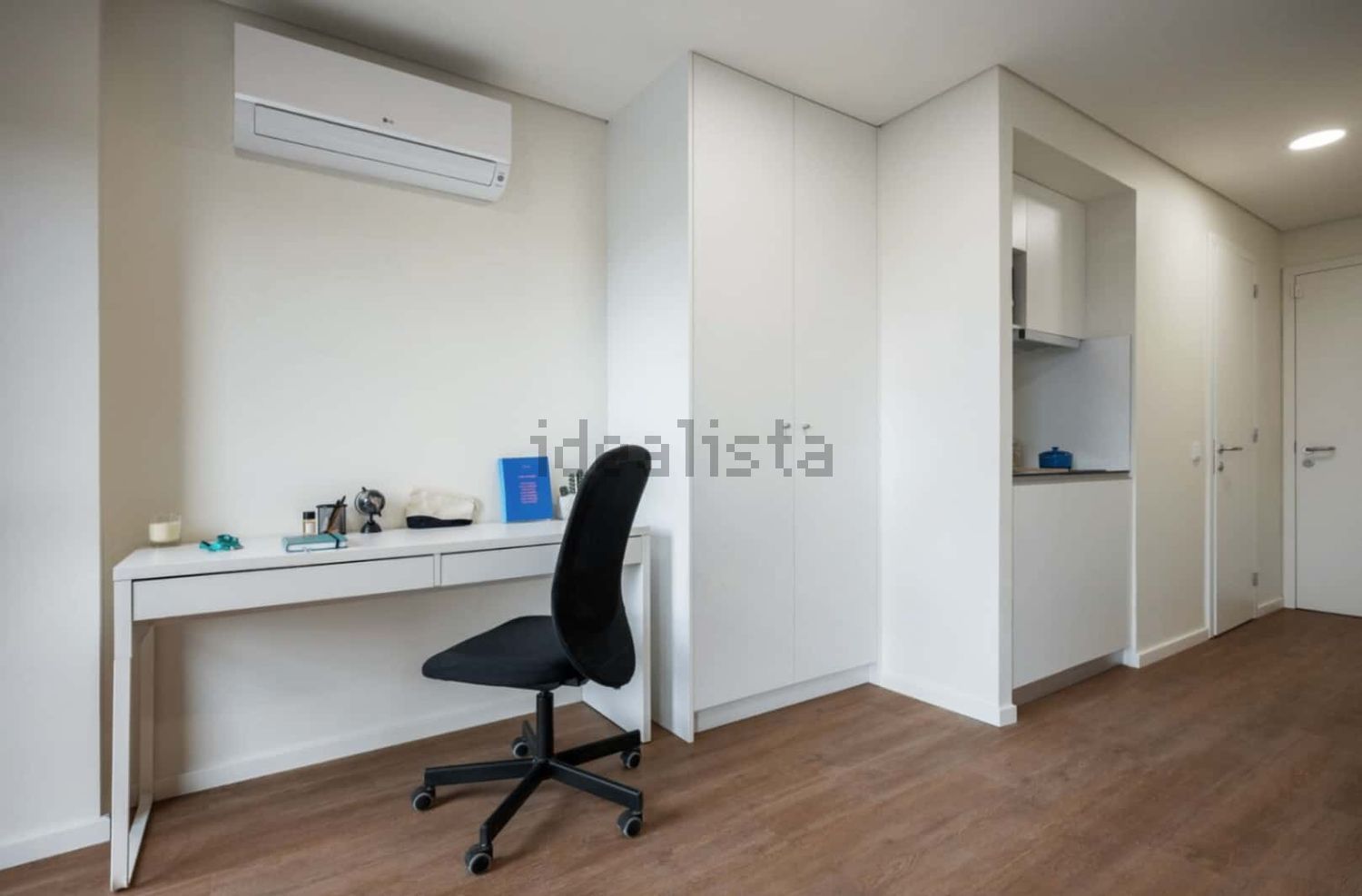 出租t0（单人公寓）在Praça Bernardo Santareno, 8 a - 照片