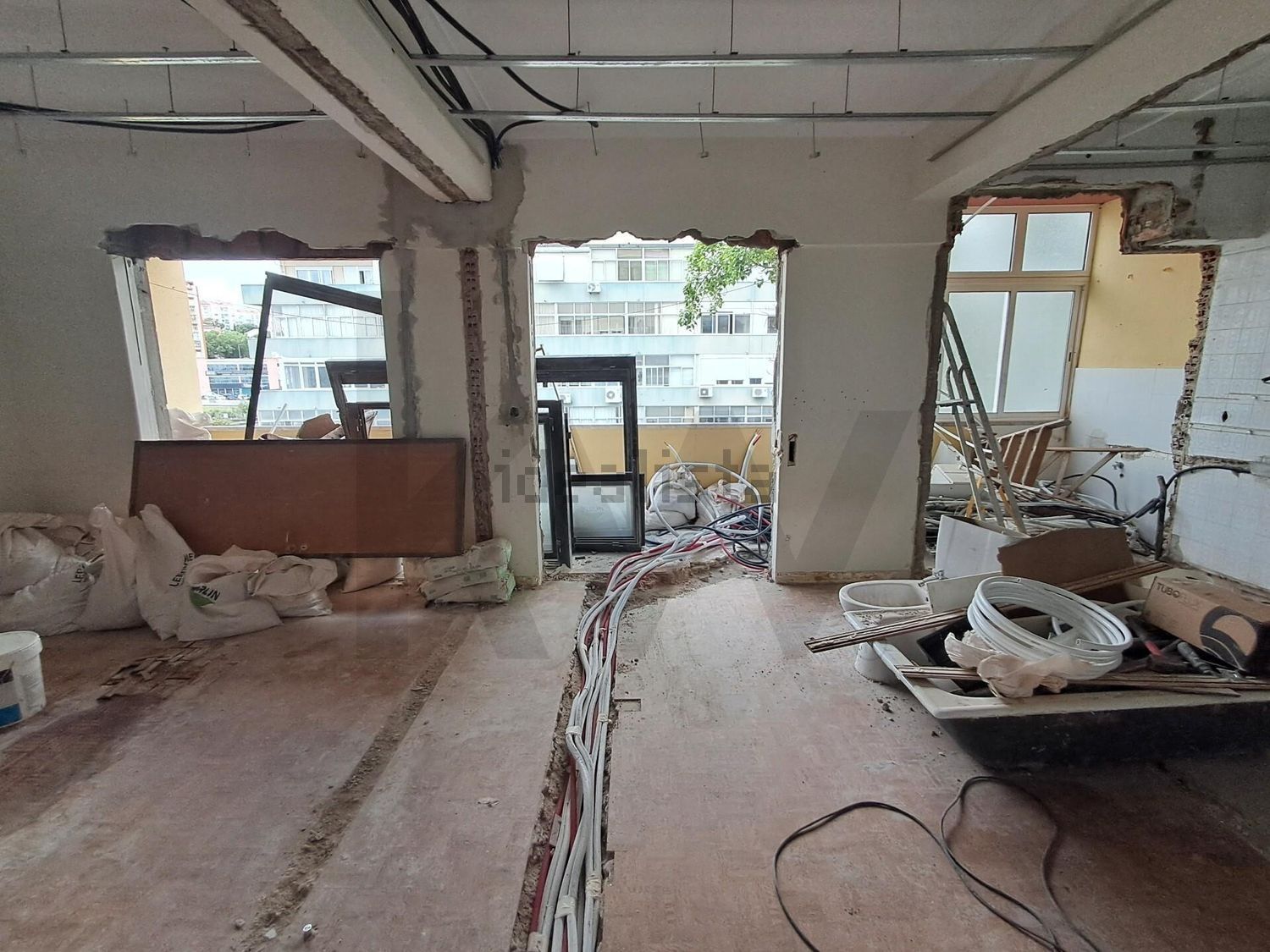 公寓 t3出售在Rua Engenheiro Nobre Guedes s/n - 照片