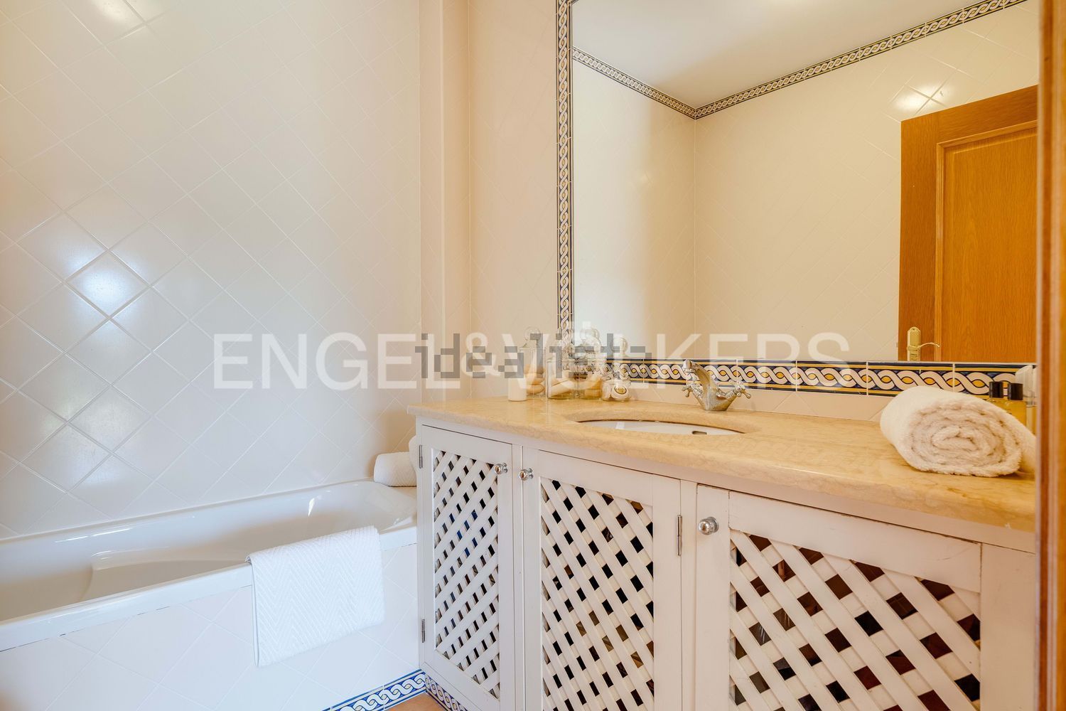 小楼房或别墅出售在Monchique - 卫生间