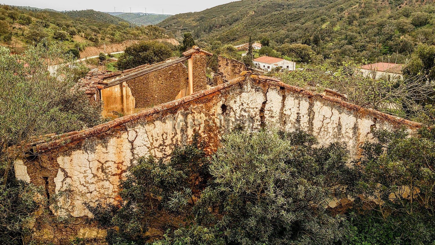 小楼房或独栋别墅出售在Rua de Vale Fontes de Baixo - 外立面